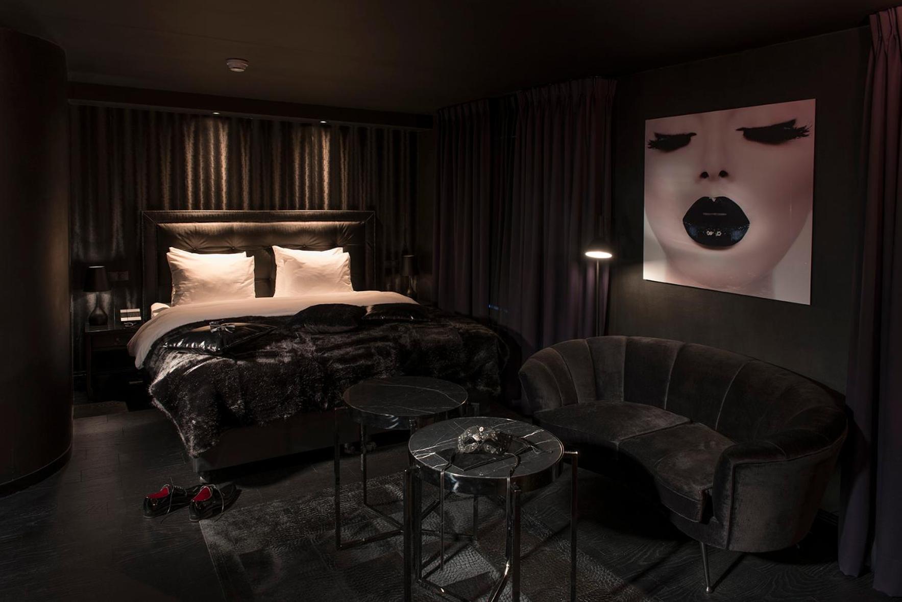 King Suite with Spa Bath (Sixth sense)