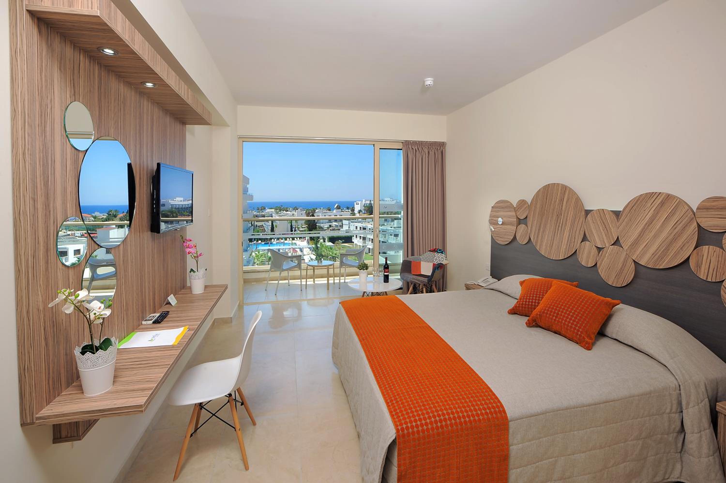 Double or Twin Room with Sea View