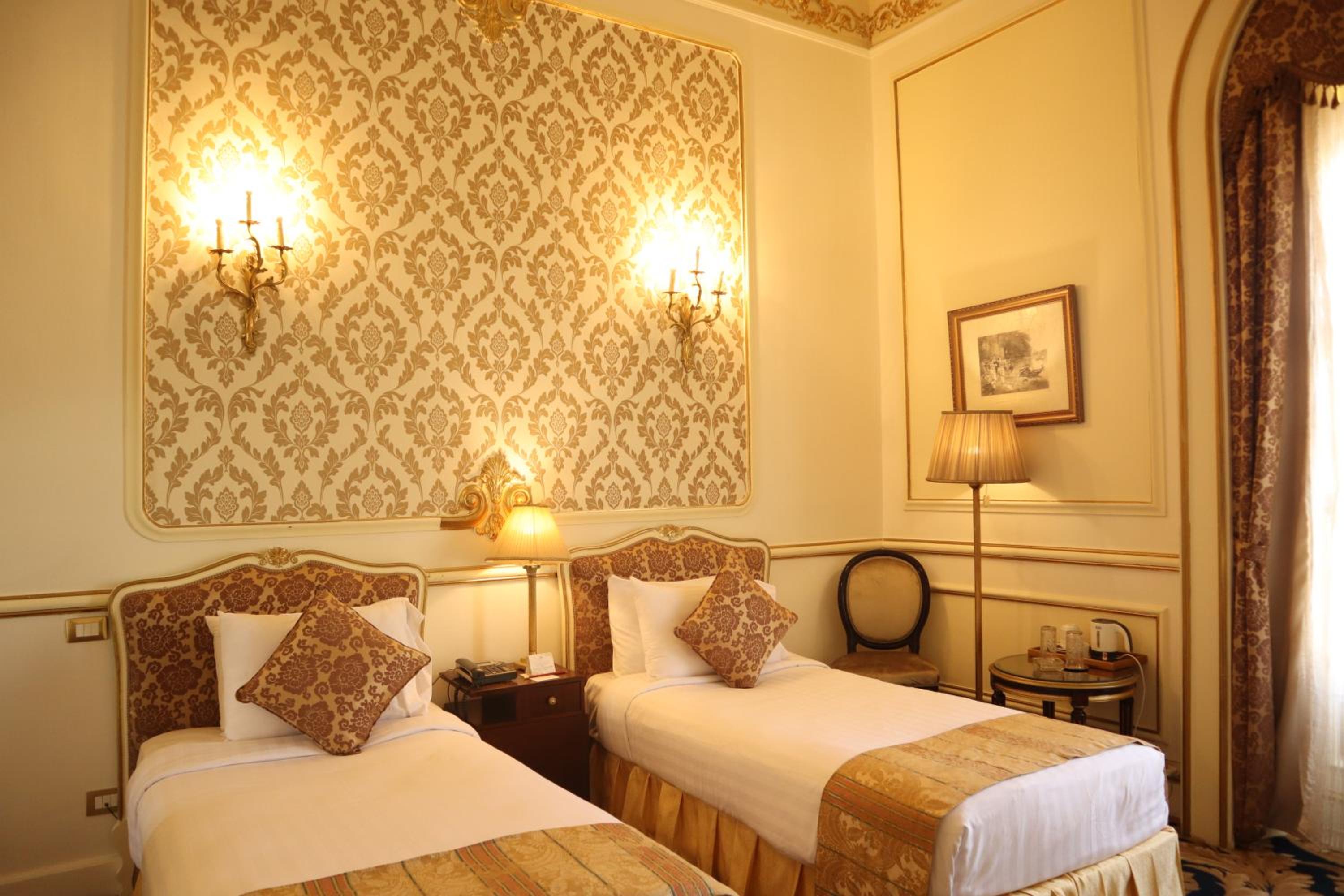 Golden Deluxe Room Partial Sea View With Light Dinner