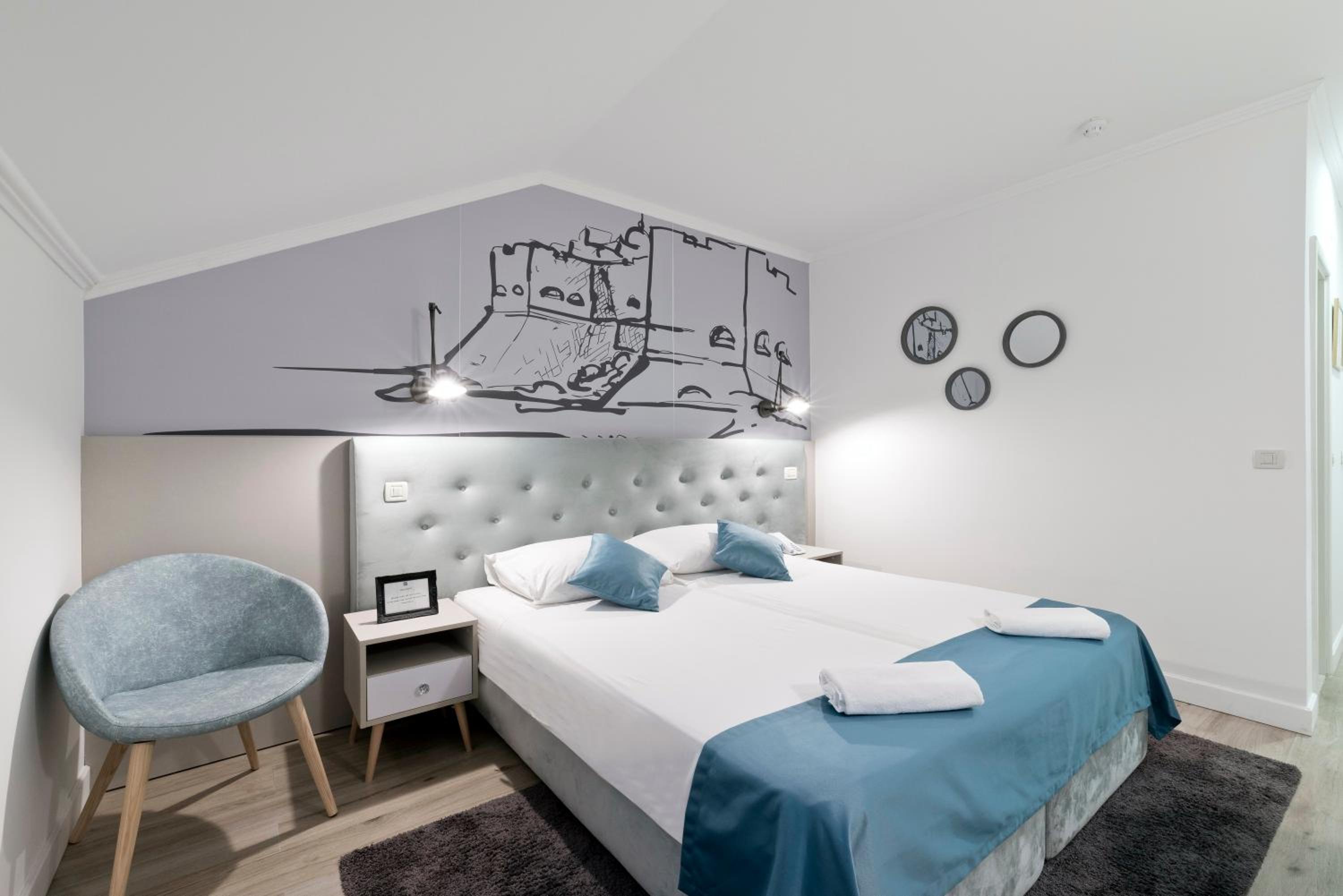 Double or Twin Room with Partial Sea View