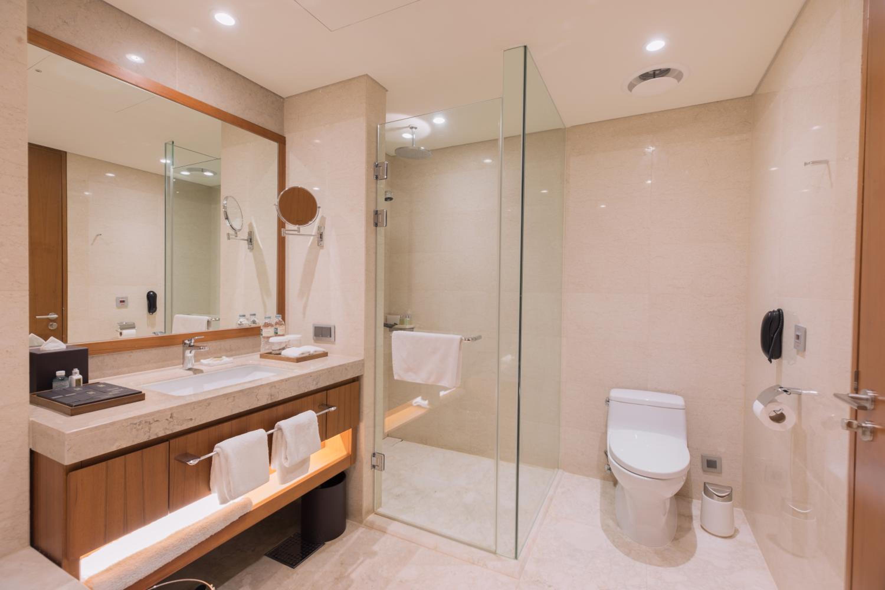 Club Premier Lake Double