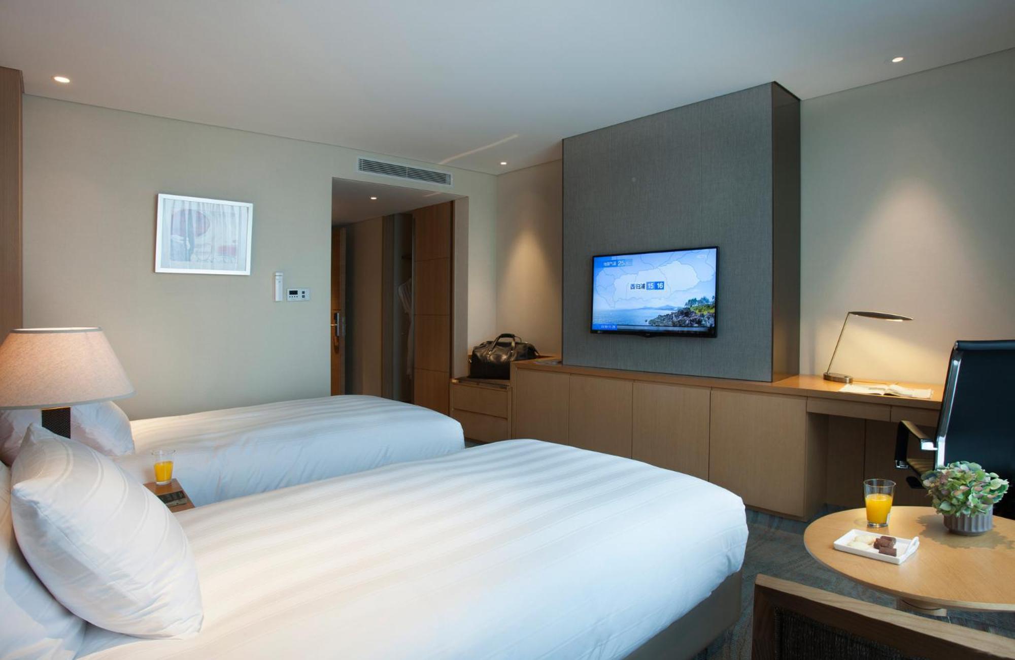 Room Randomly Assigned