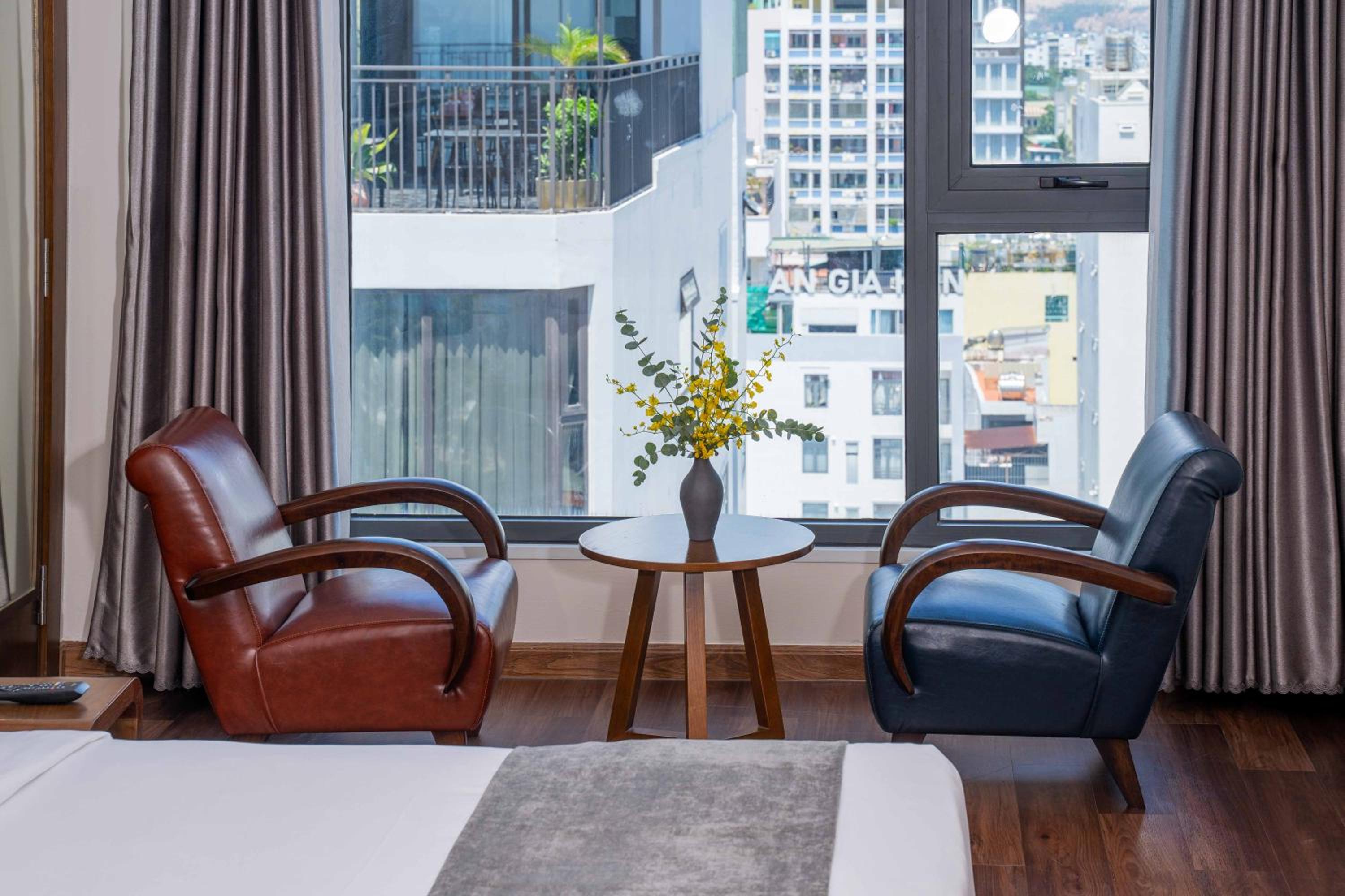 Deluxe Double or Twin Room with City View