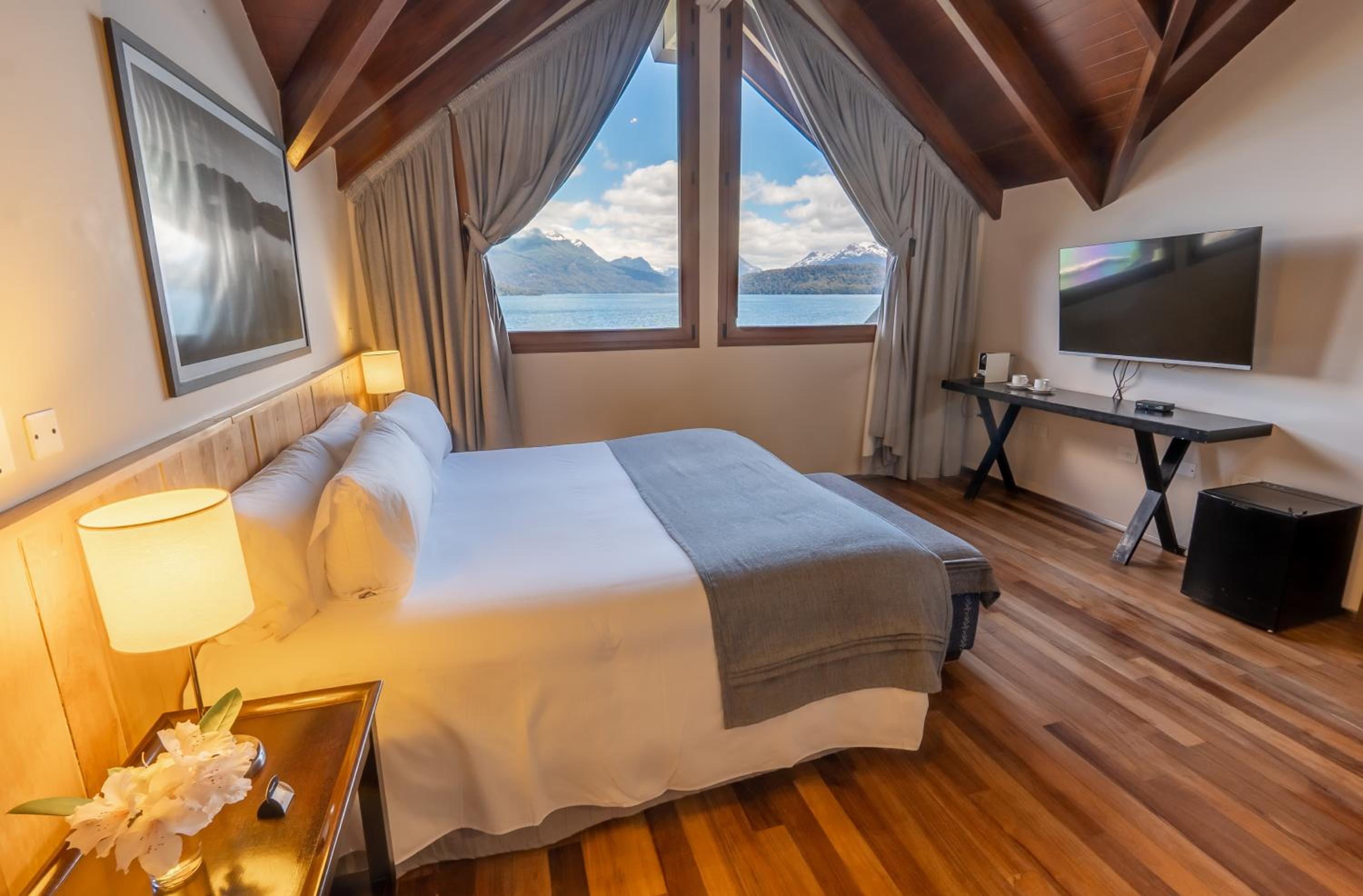 Superior Double Room with Lake View