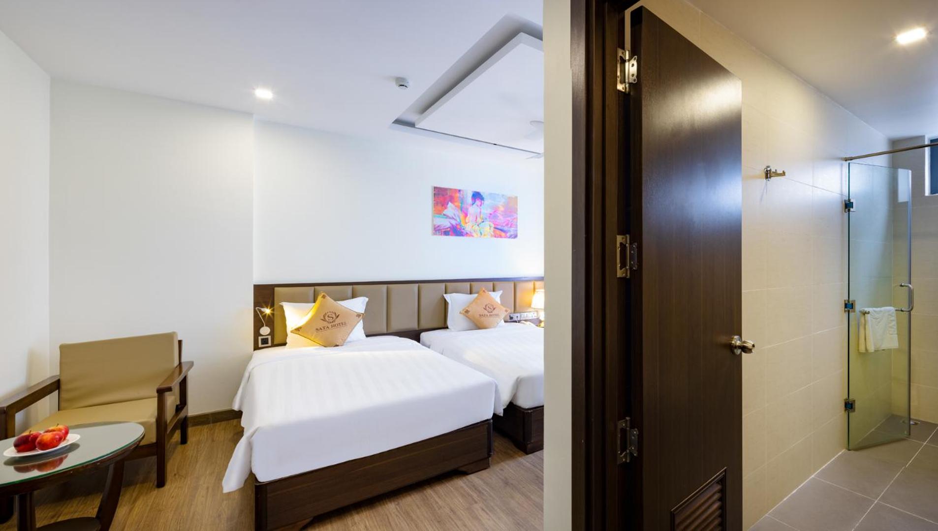 Deluxe Double or Twin Room with City View