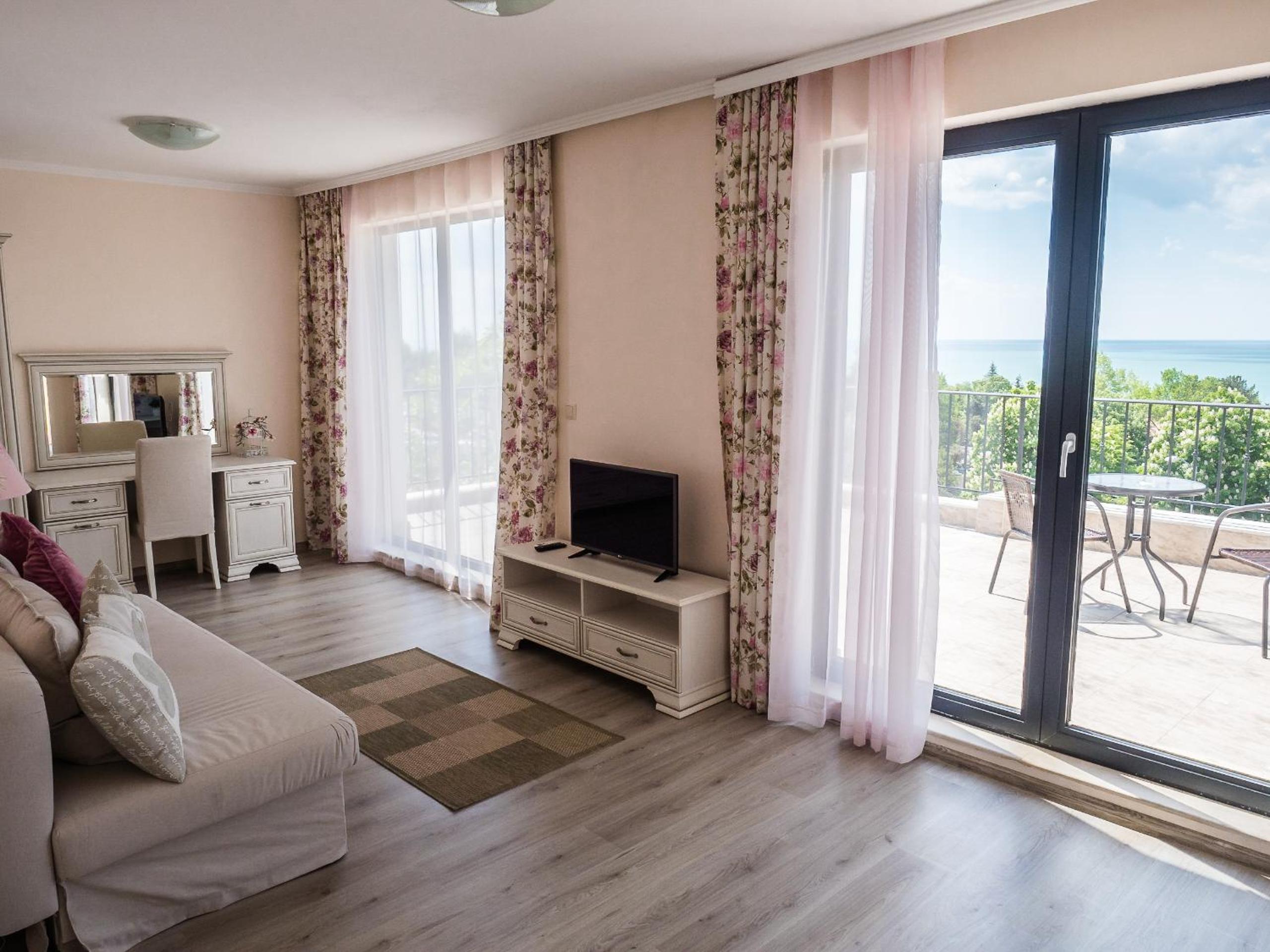 Queen Room with Sea View 