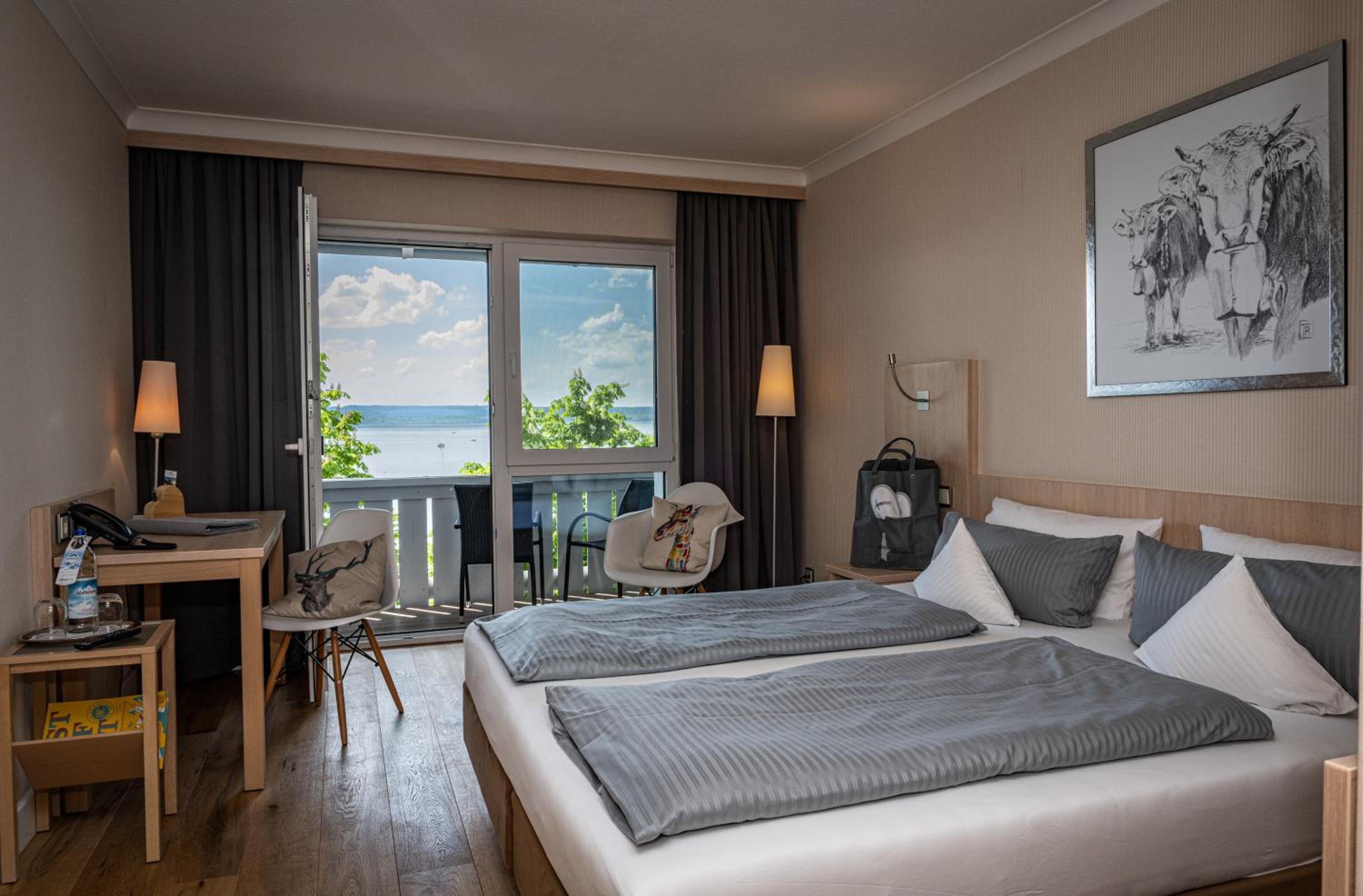 Standard Double Room with Lake View and Balcony