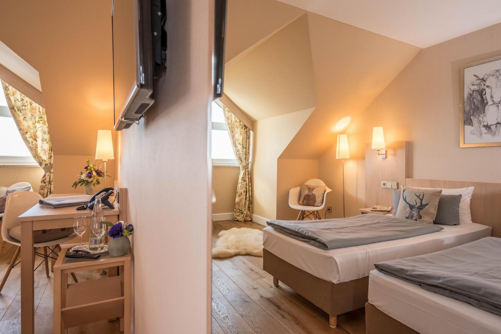 Standard Double Room with Lake View