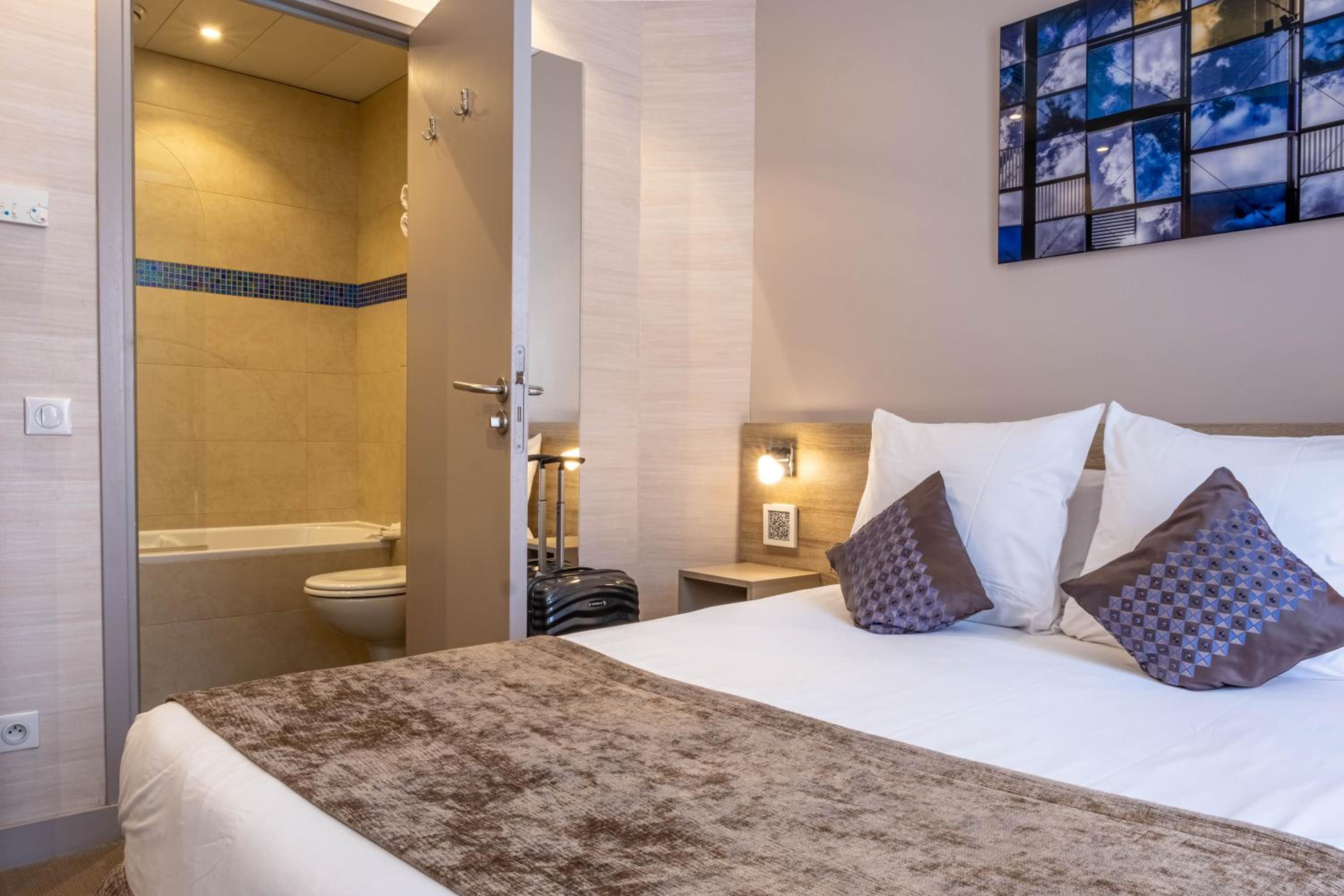 Superior Double or Twin Room - Patio View