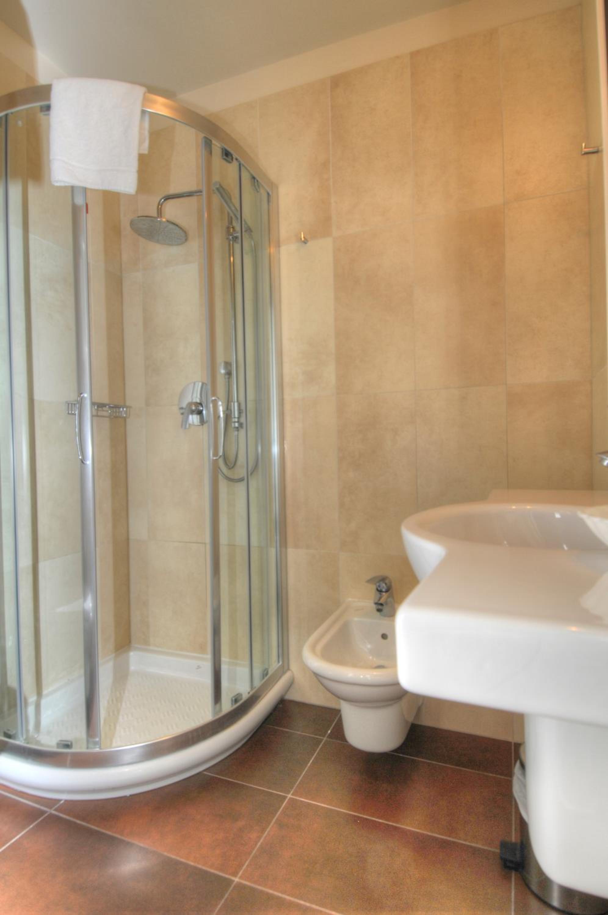 Family Room (3 Adults)