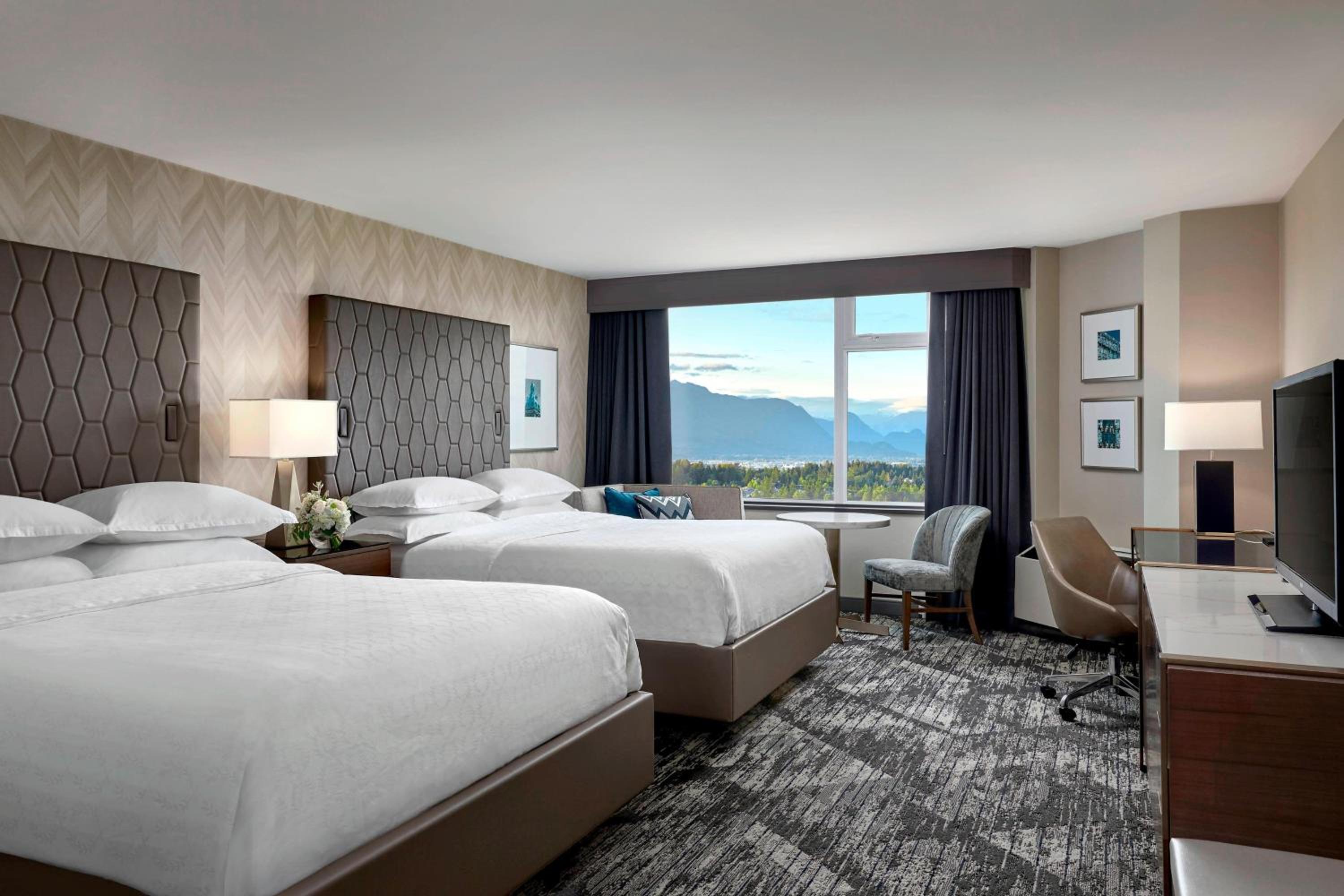 Deluxe Queen Room with Two Queen Beds