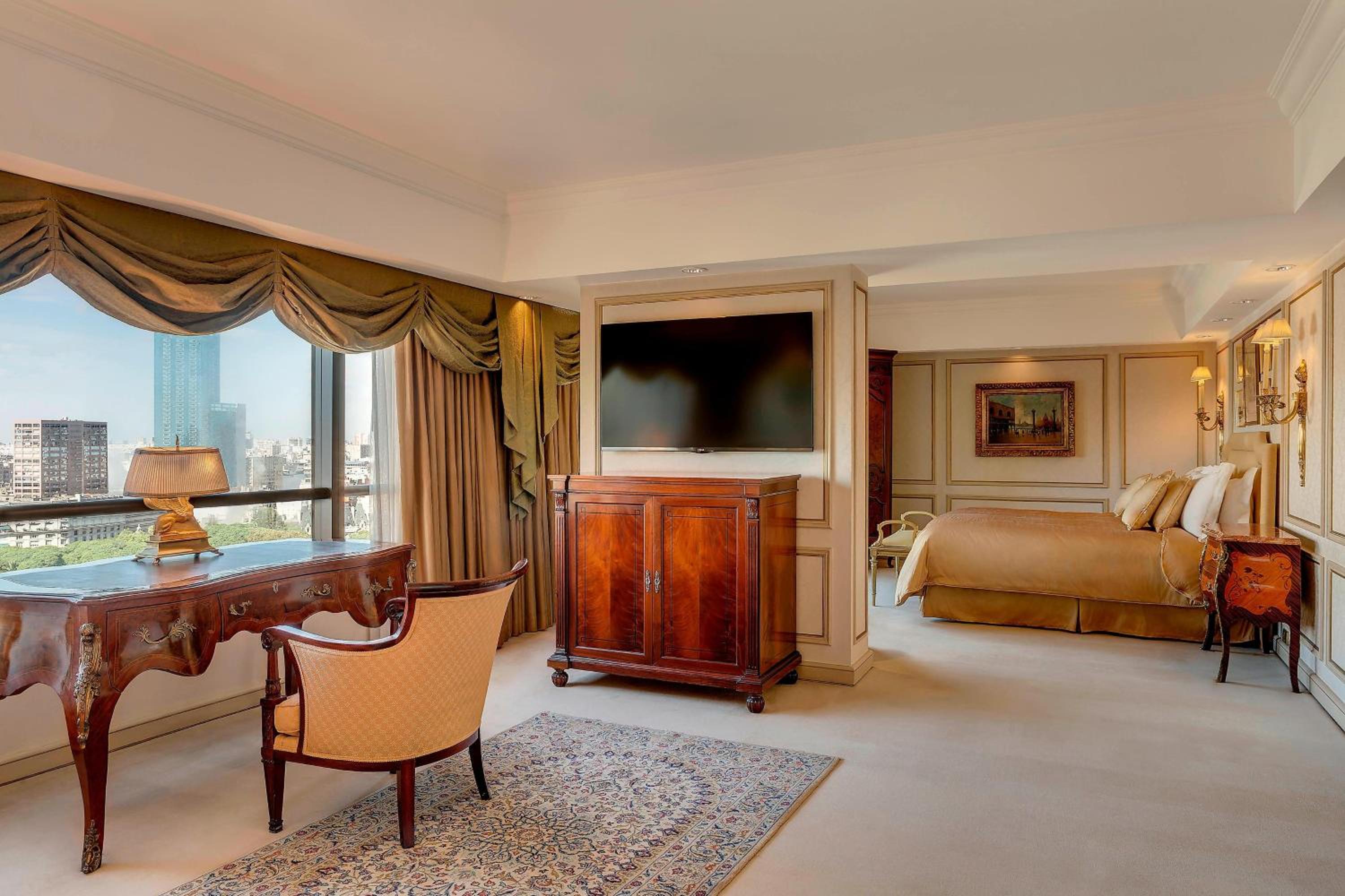 Four-Bedroom Presidential Suite with City view - Top Floor