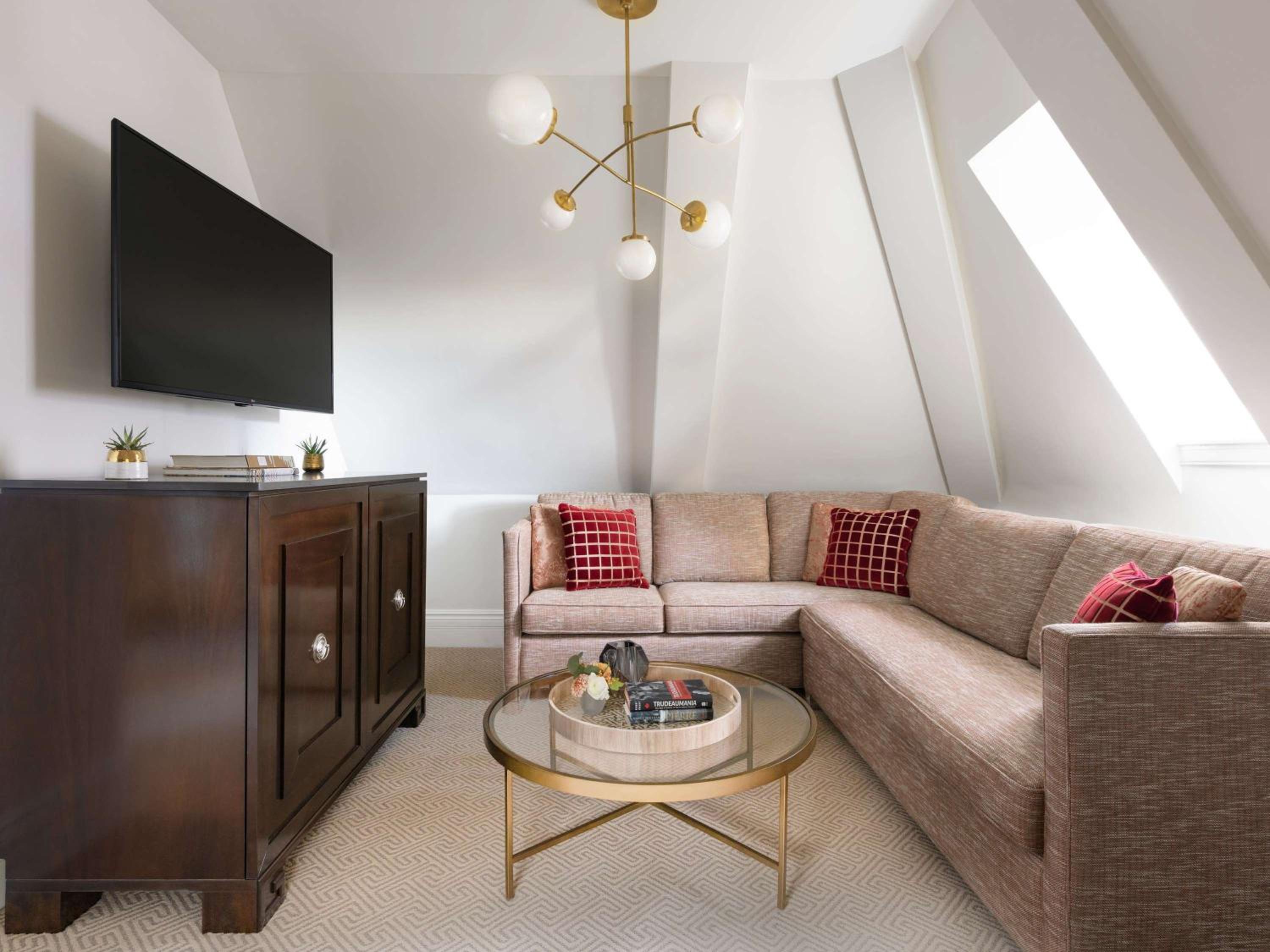 Suite Trudeau Trudeau Two Bedroom Suite with River View