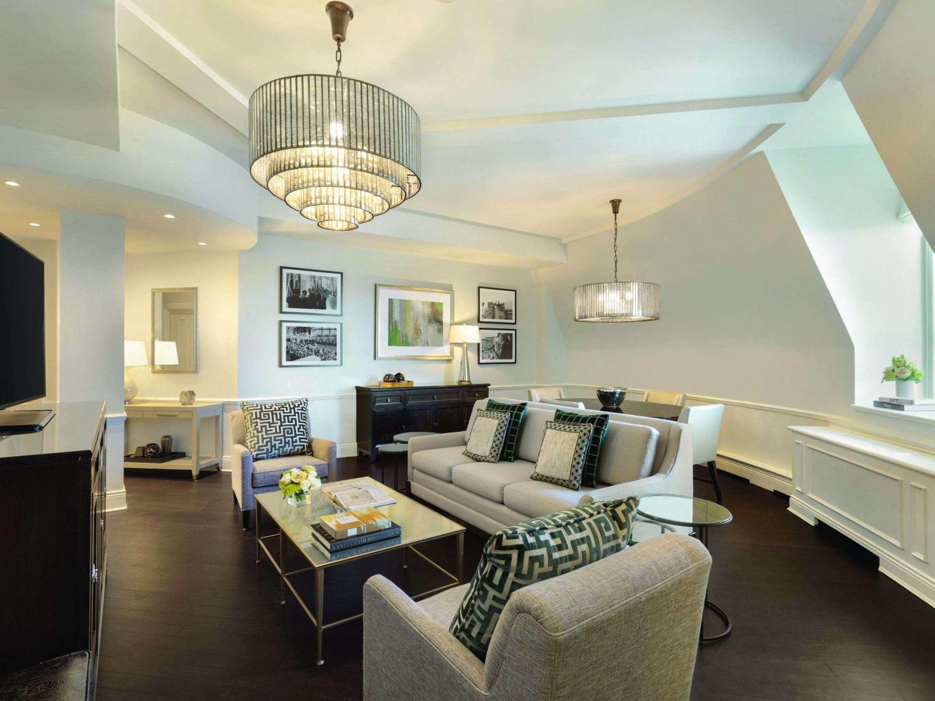 Charles De Gaulle Onebr Suite with River View