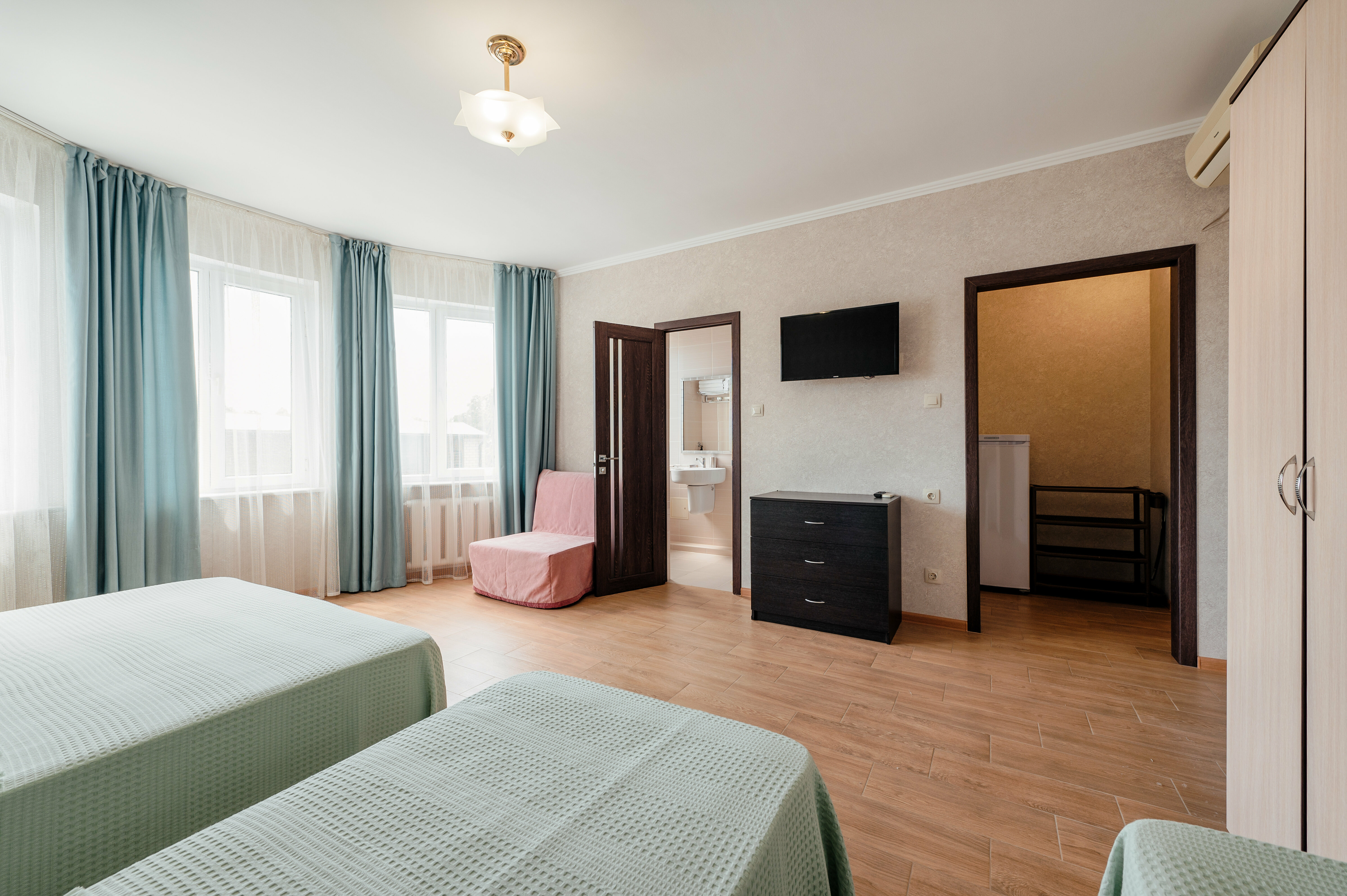 Улучшенный четырехместный номер