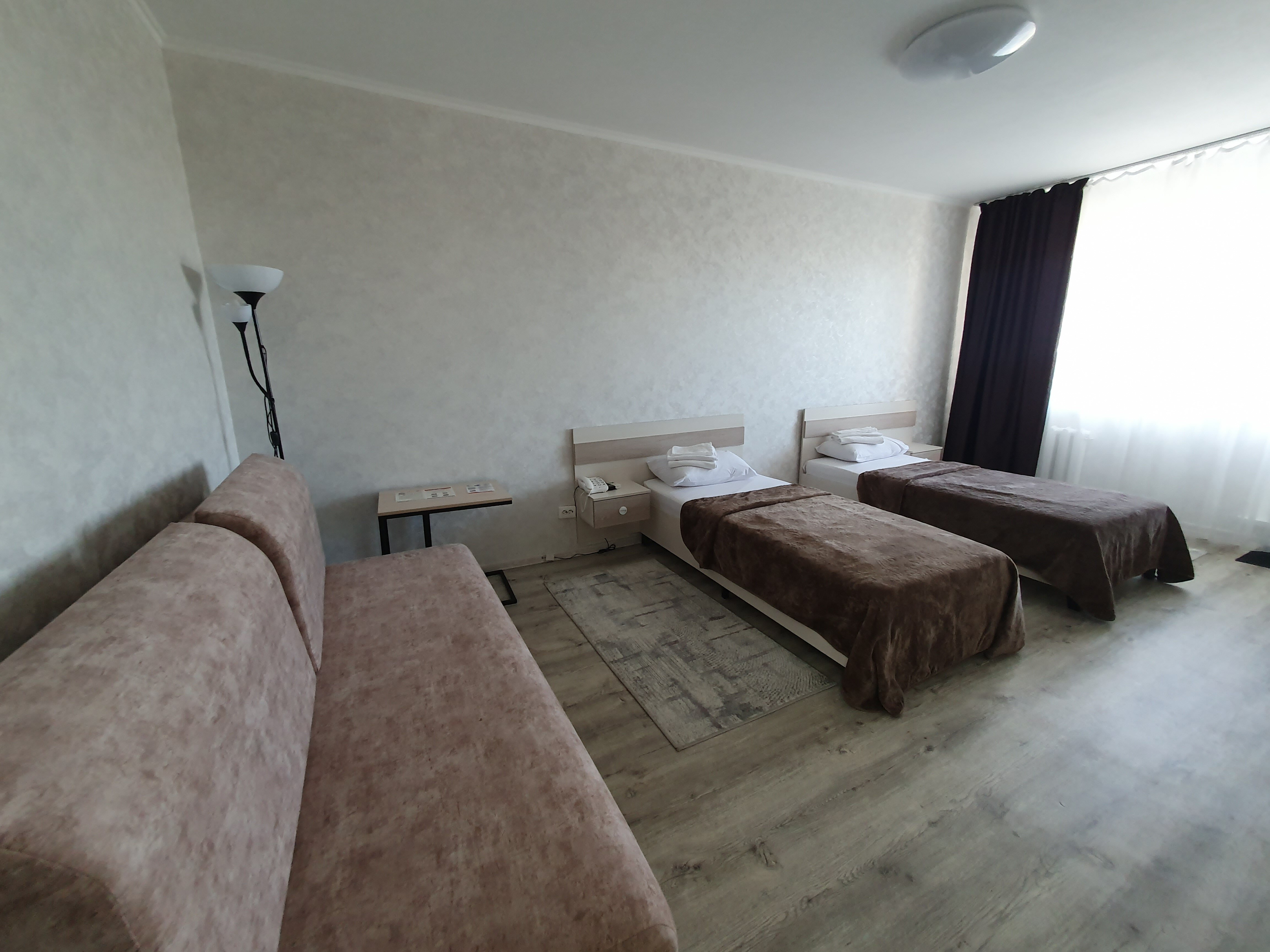 Односпальная кровать в общем номере