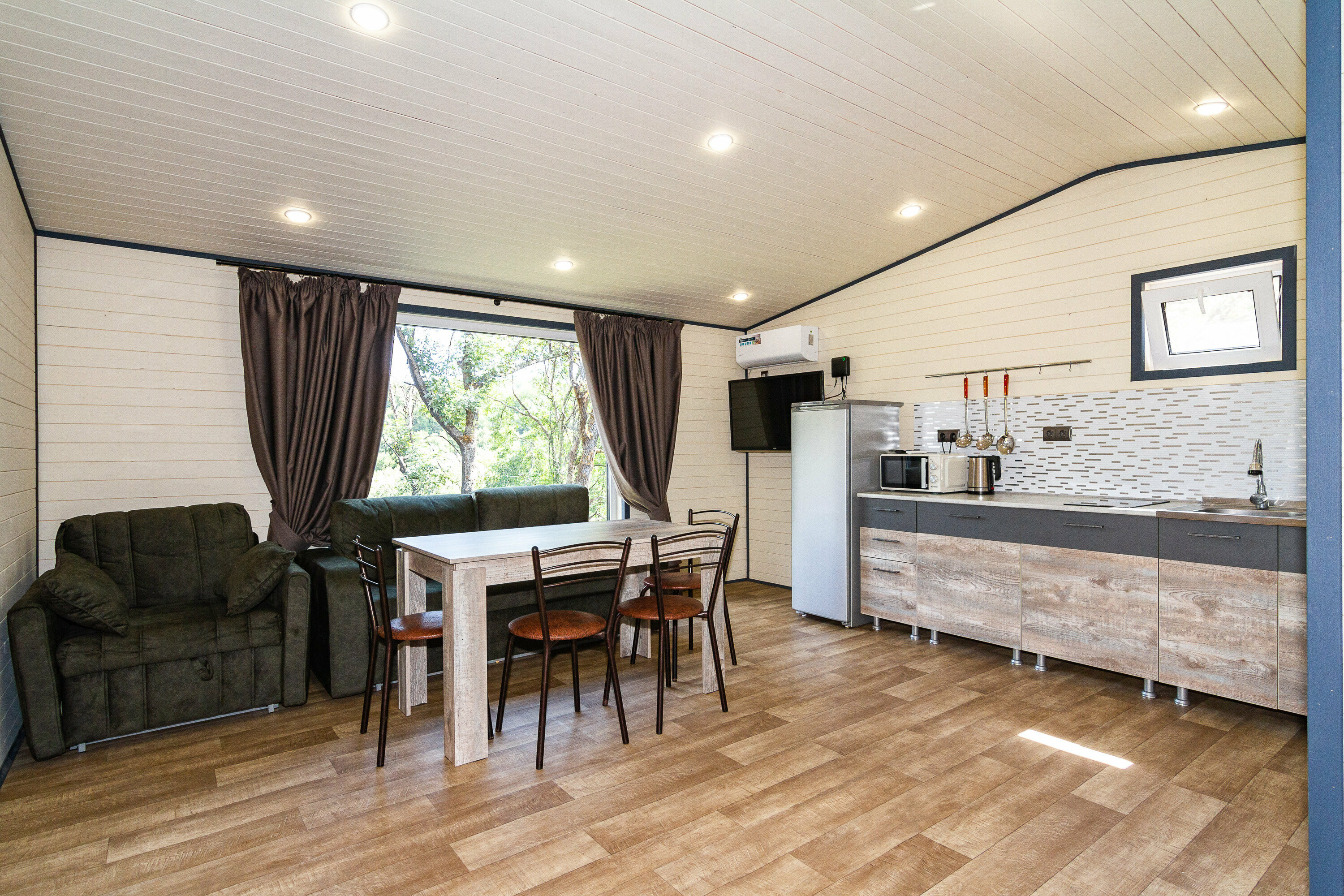 эколюкс с кухней