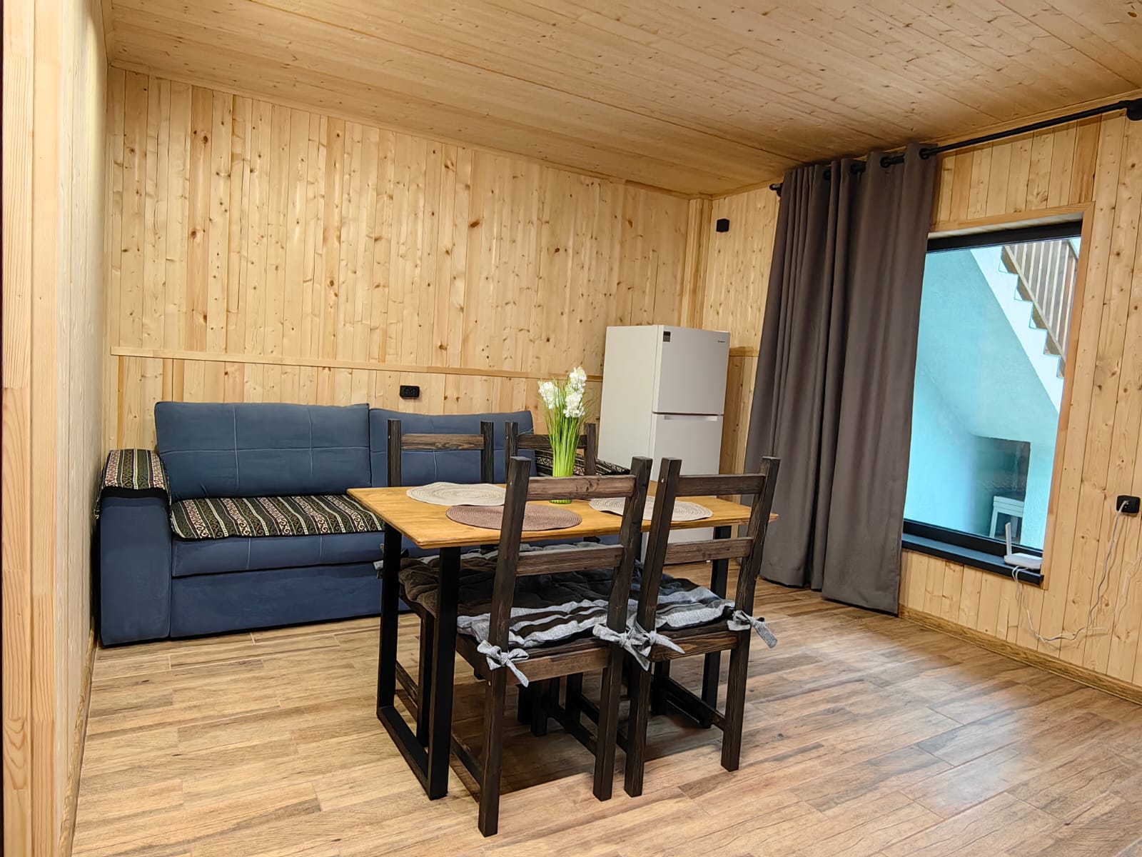 Семейный номер-студия с видом во двор ( 1 Этаж )