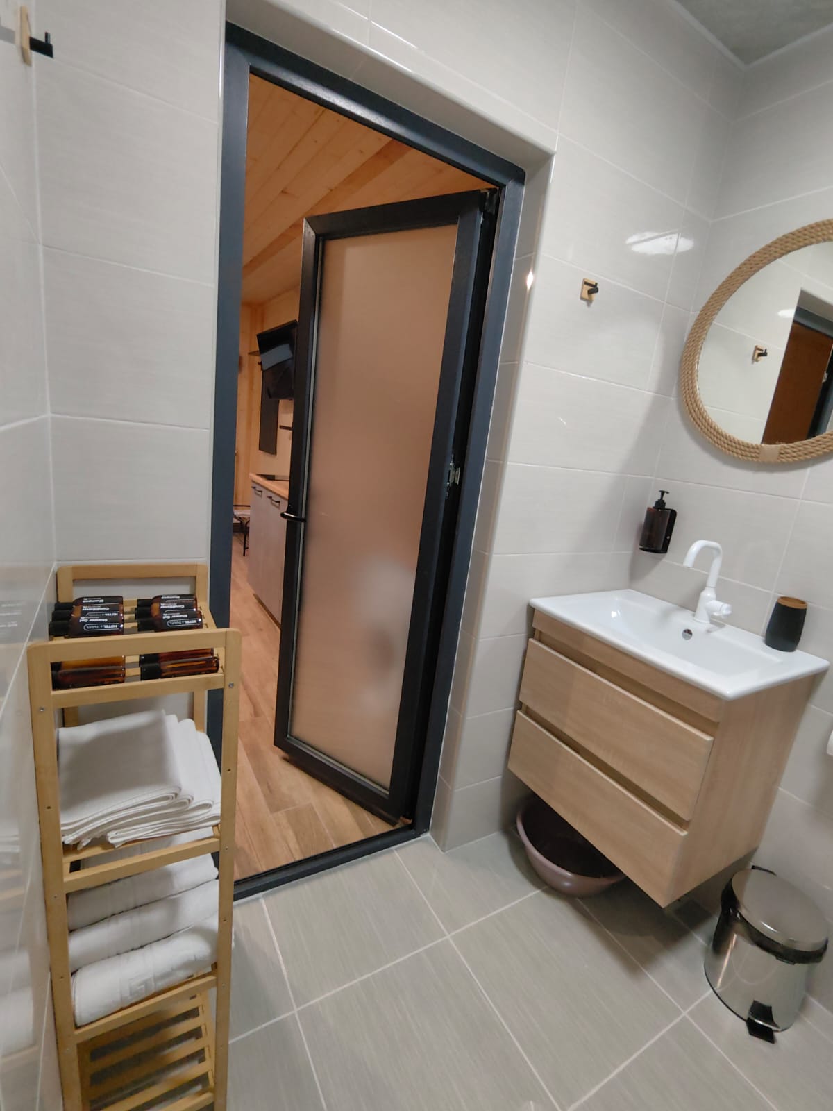 Семейный номер-студия с видом во двор ( 1 Этаж )