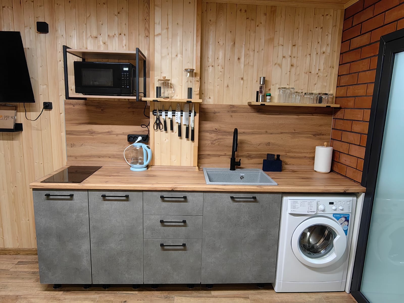 Семейный номер-студия с видом во двор ( 1 Этаж )