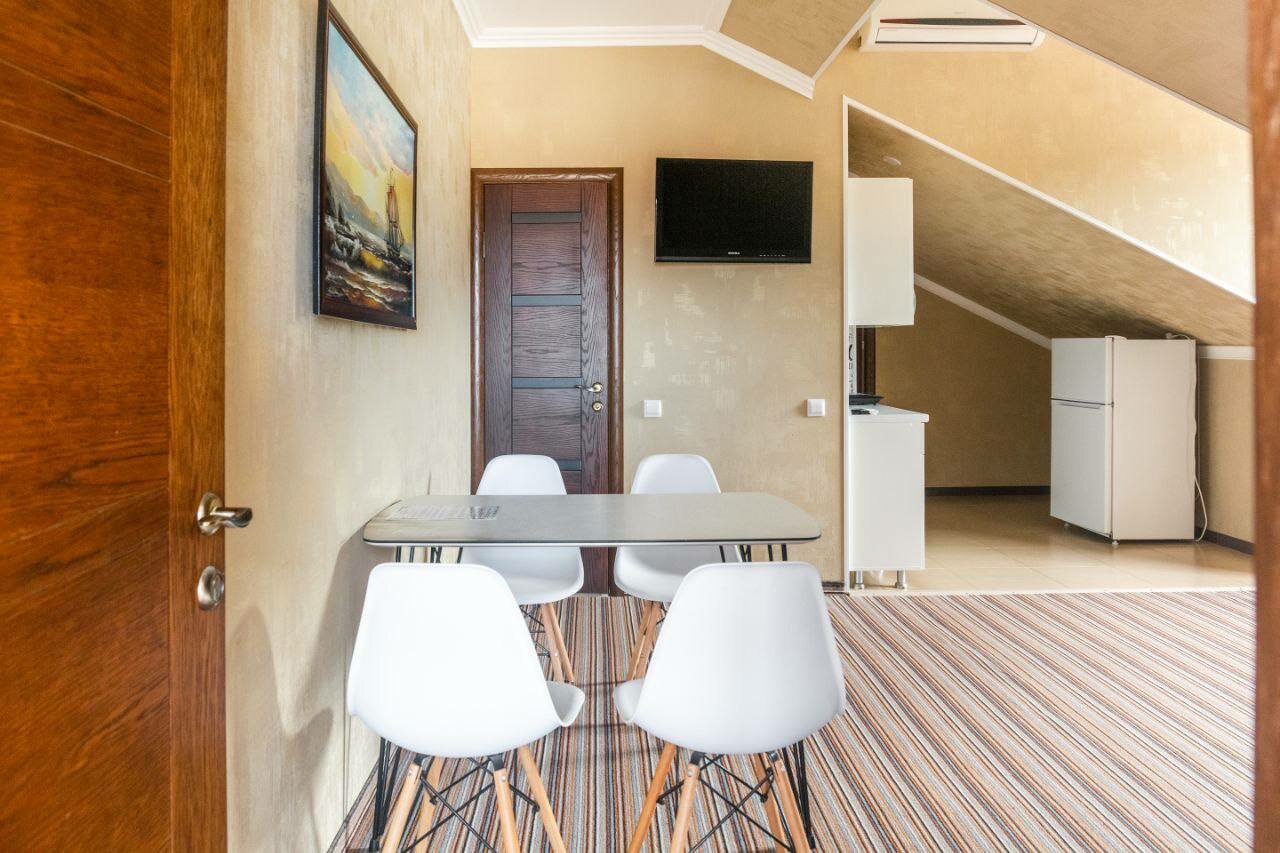 Студия с кухней