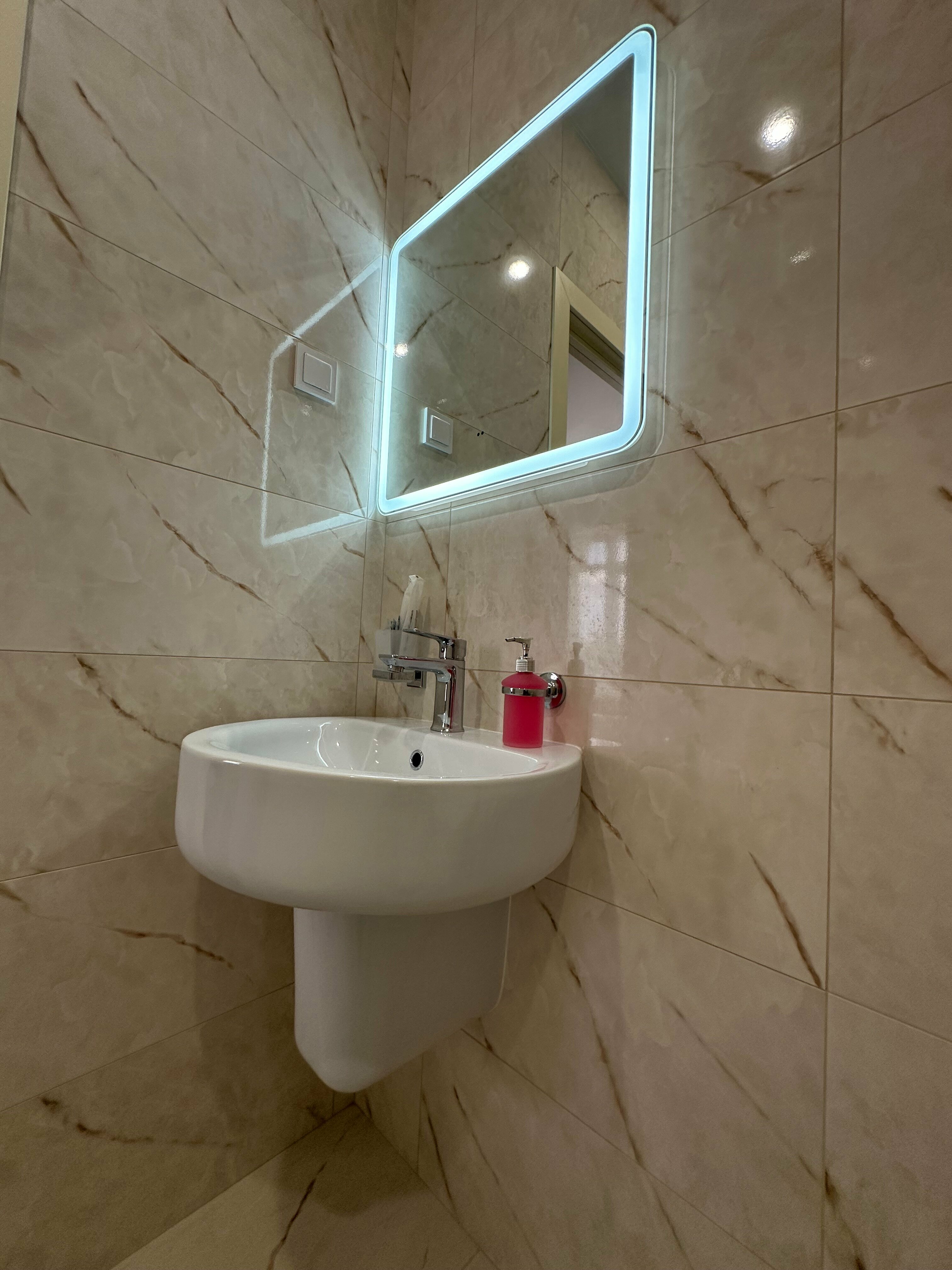 Полулюкс с балконом и ванной