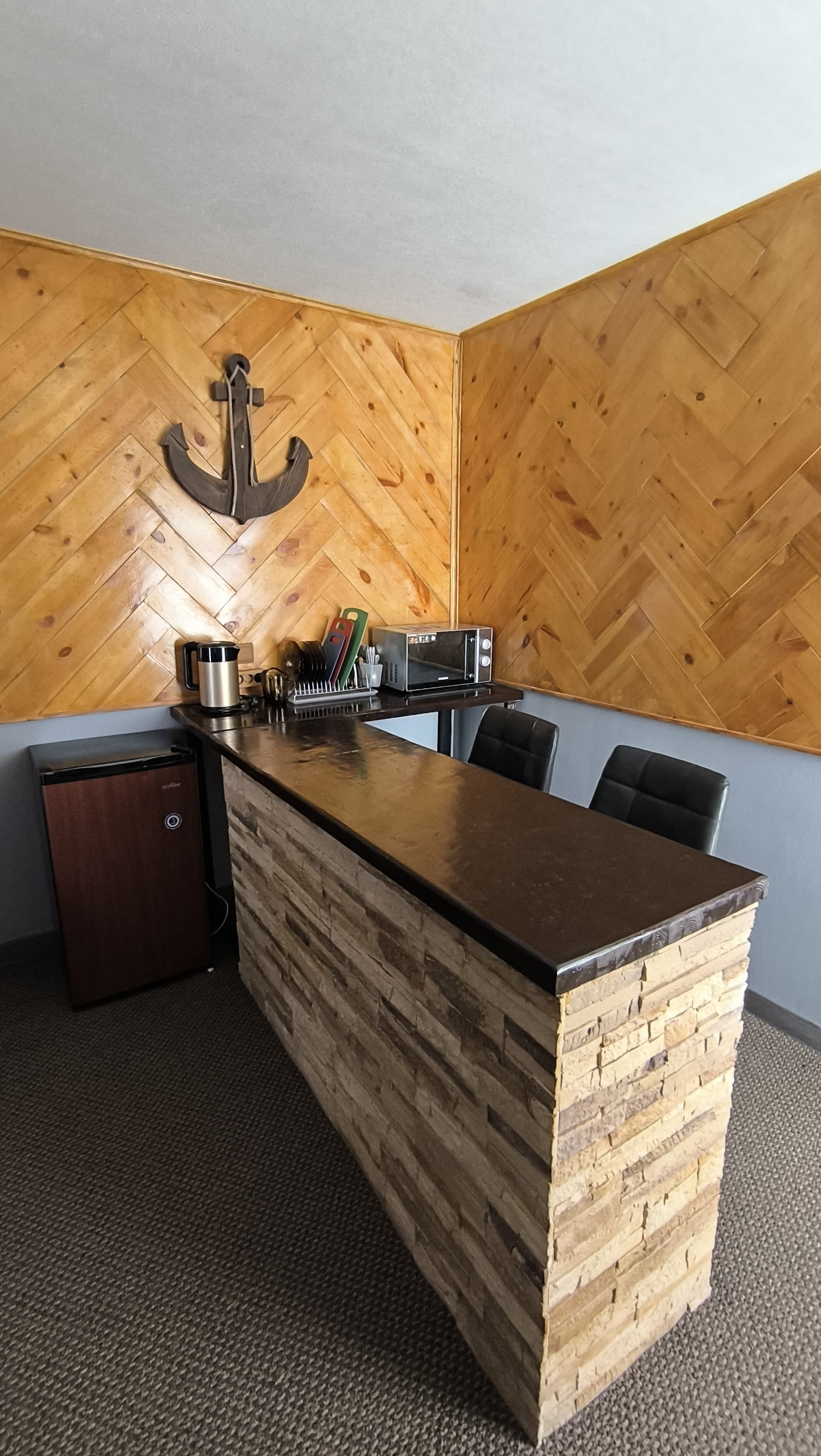 Номер-студия с кроватью размера "king-size" и диван-кроватью