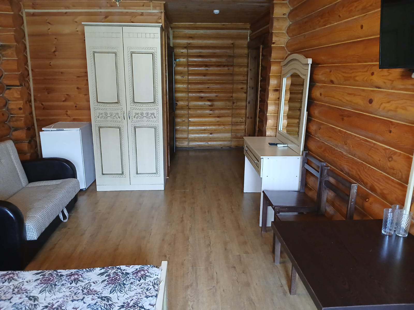 Трехместный номер с балконом