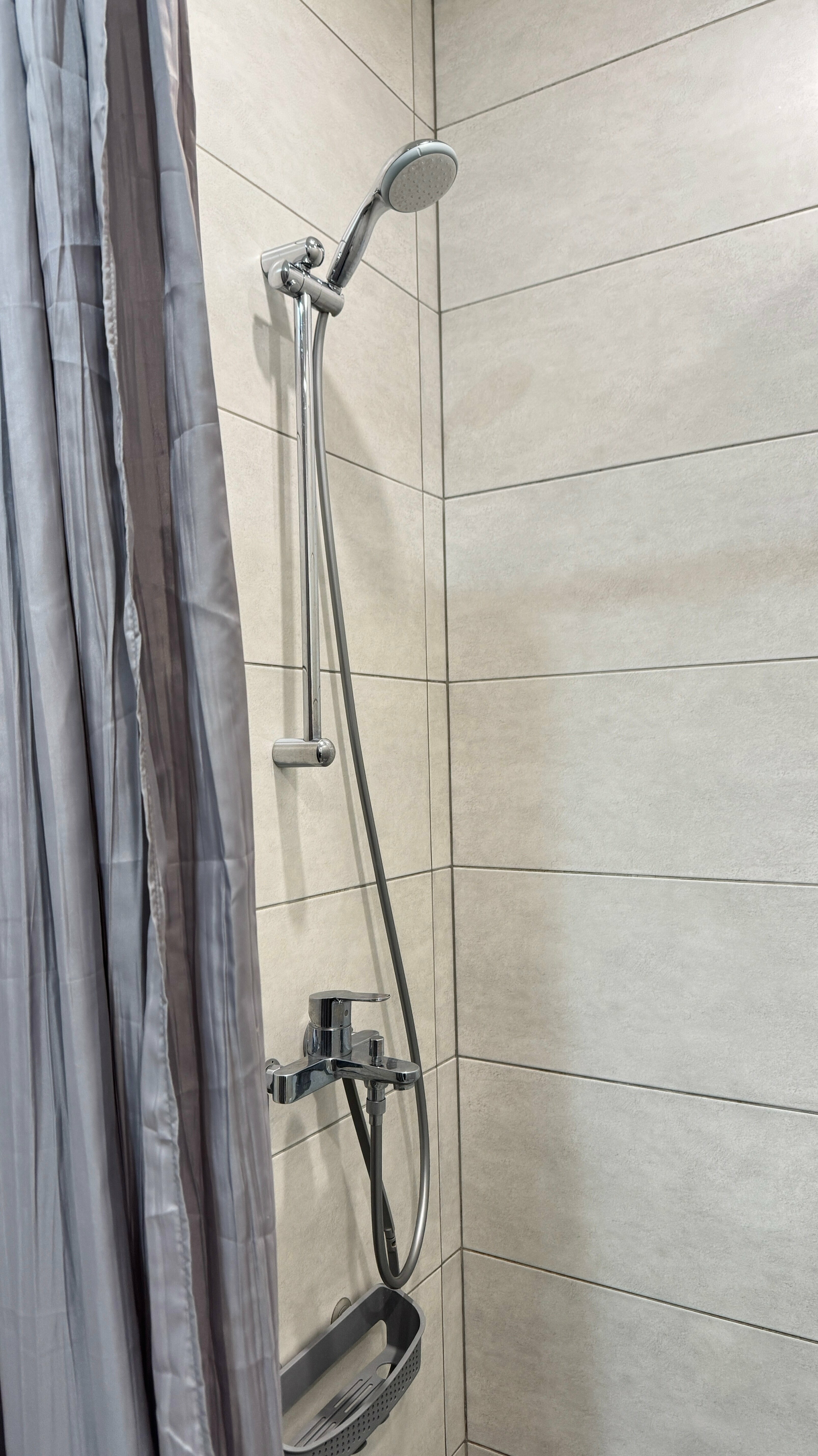 Трехместный номер с кухней и удобствами в номере.