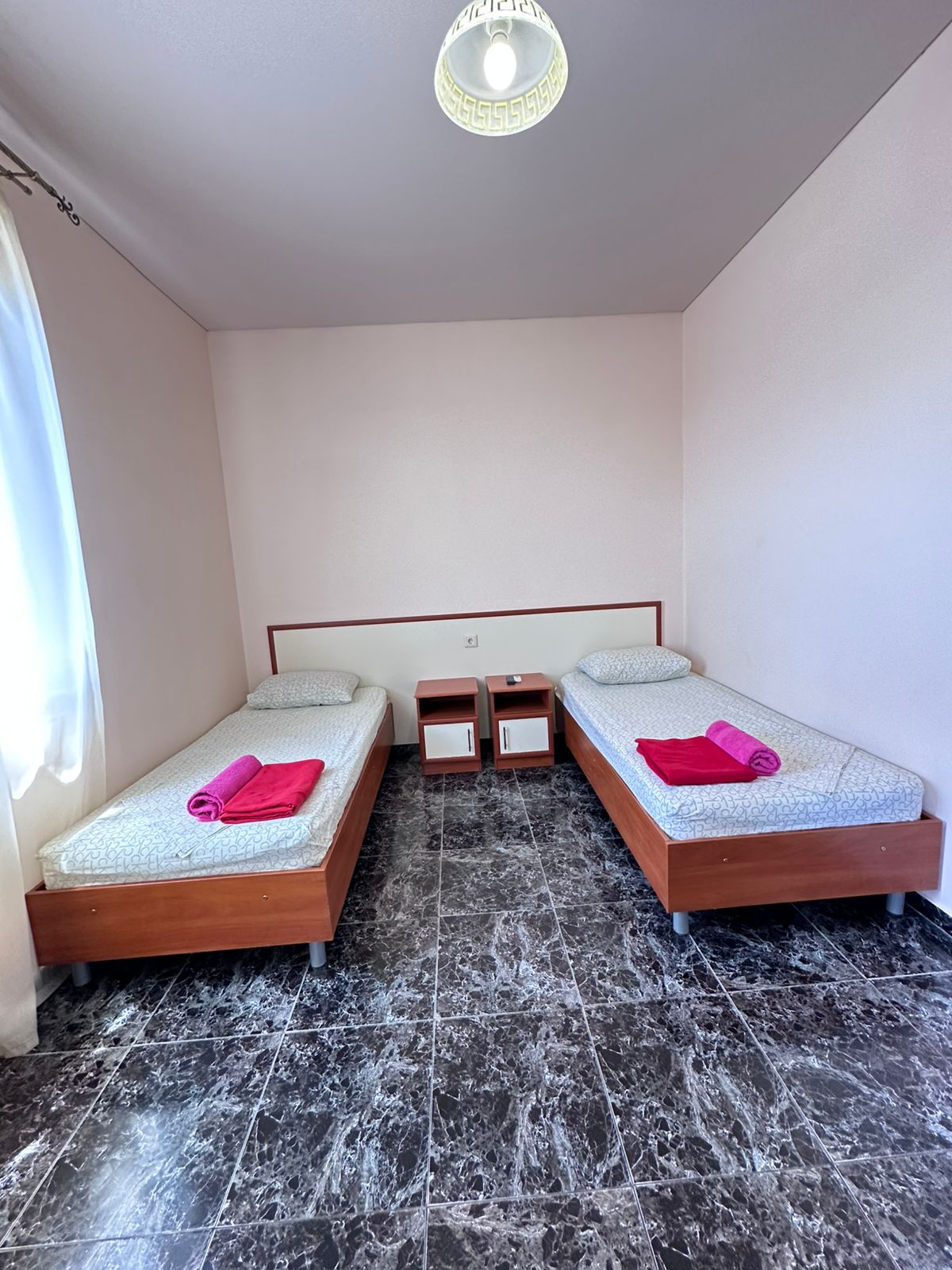 Двухкомнатный 4-х местный семейный номер ( + диван кровать )