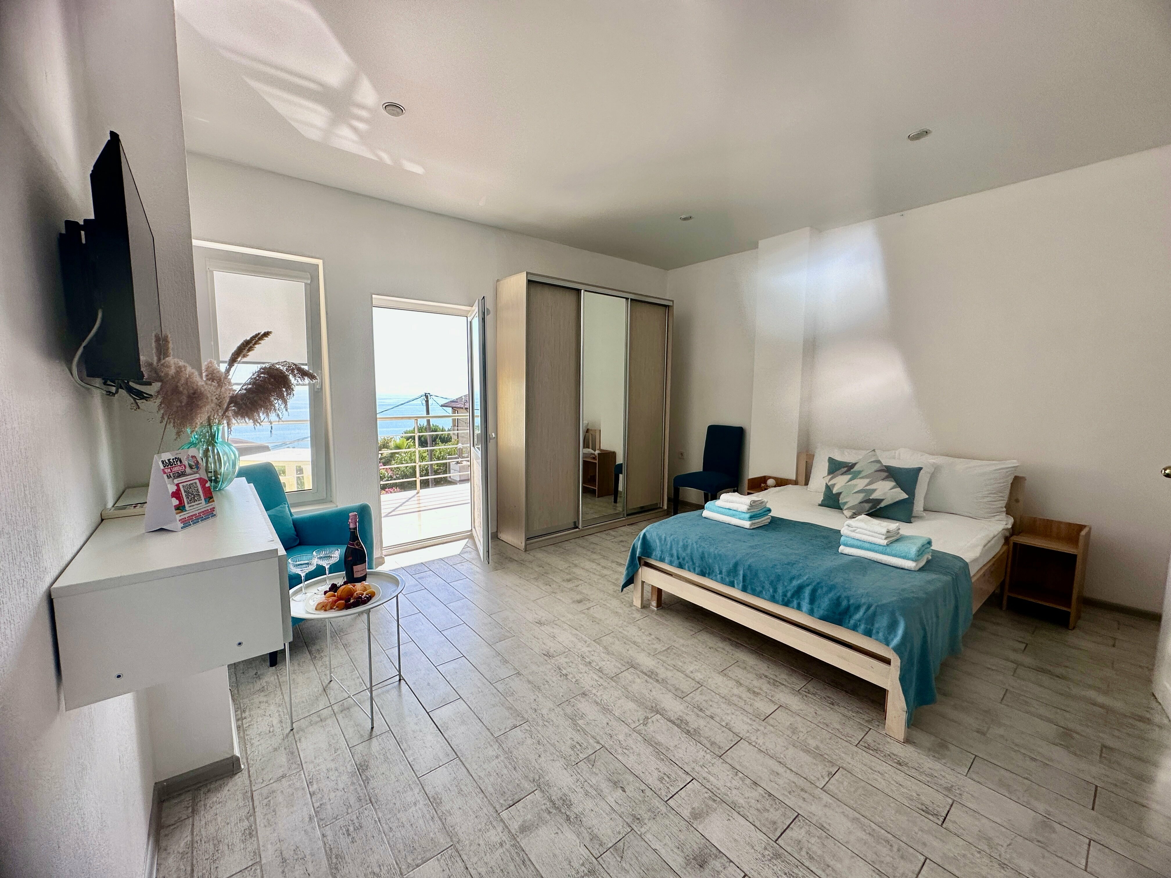 Люкс с видом на бассейн