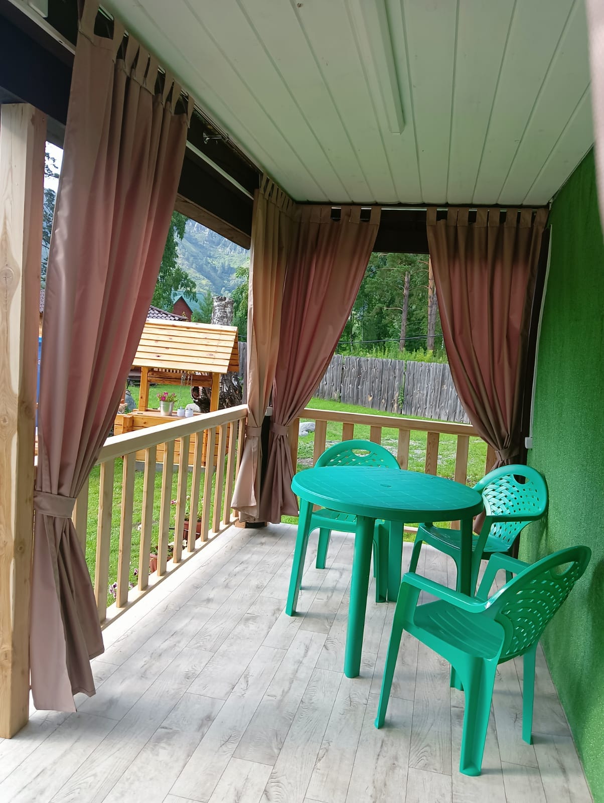 Трехместный номер с балконом