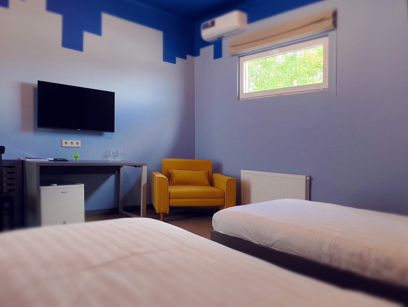 Улучшенный двухместный номер с 2 отдельными кроватями