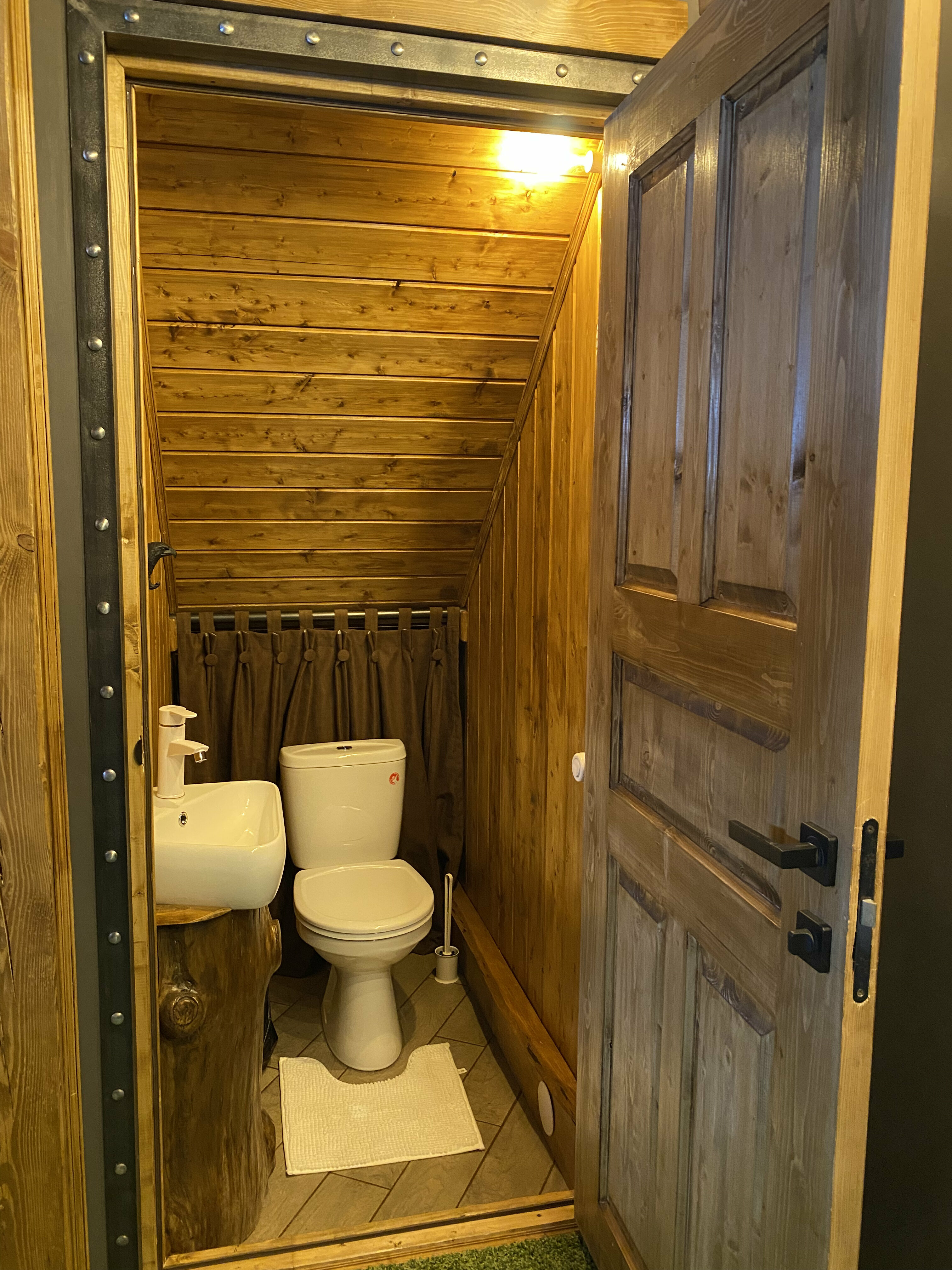 Дом Красный Викинг с камином и мангальной зоной