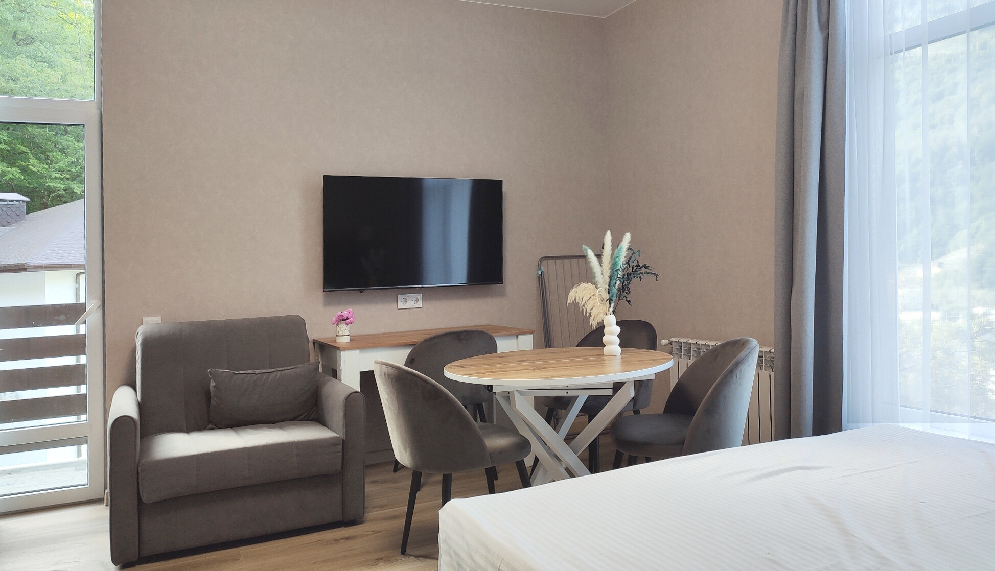 Номер-студия с видом на горы