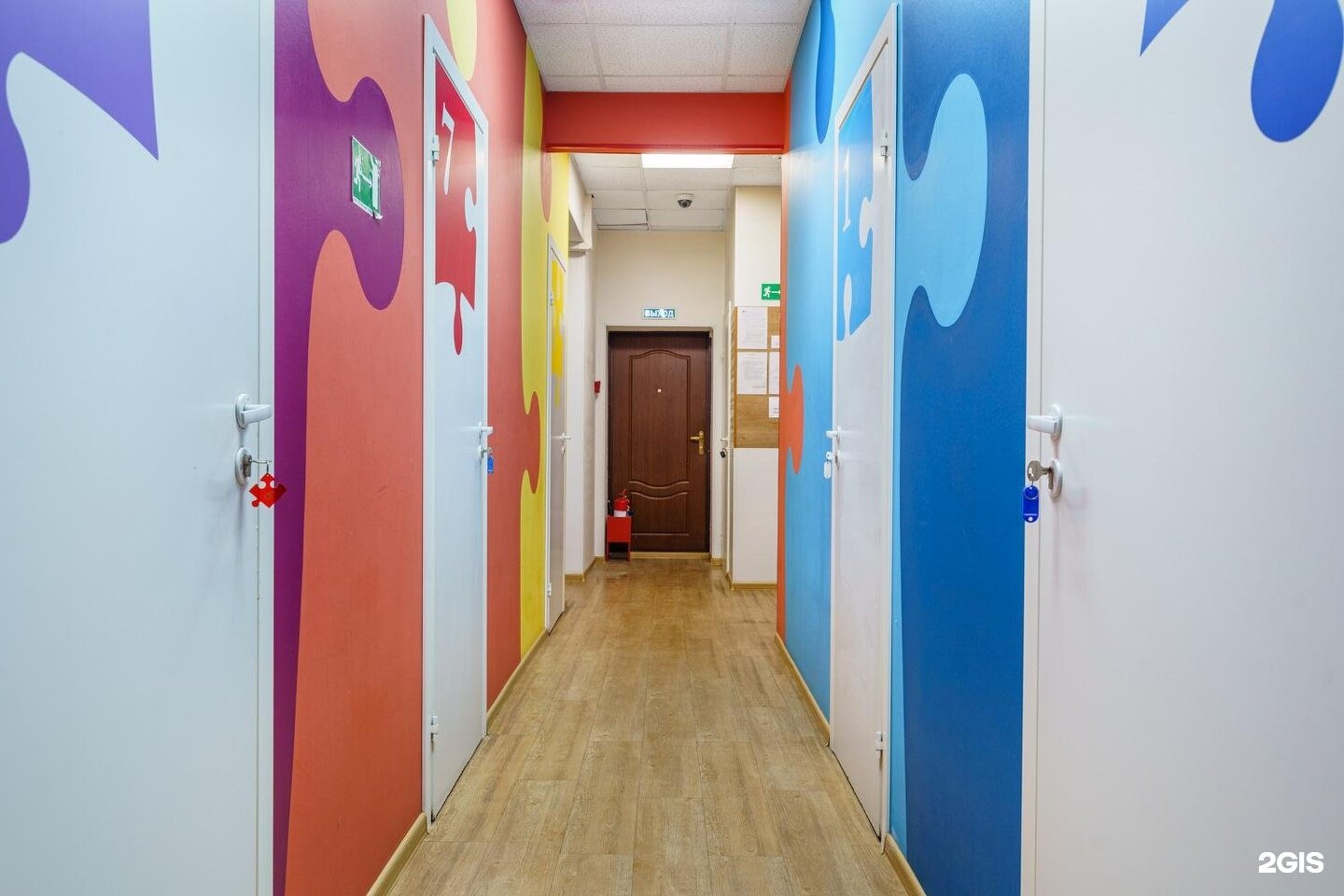 Кровать в общем 4-местном номере для мужчин и женщин