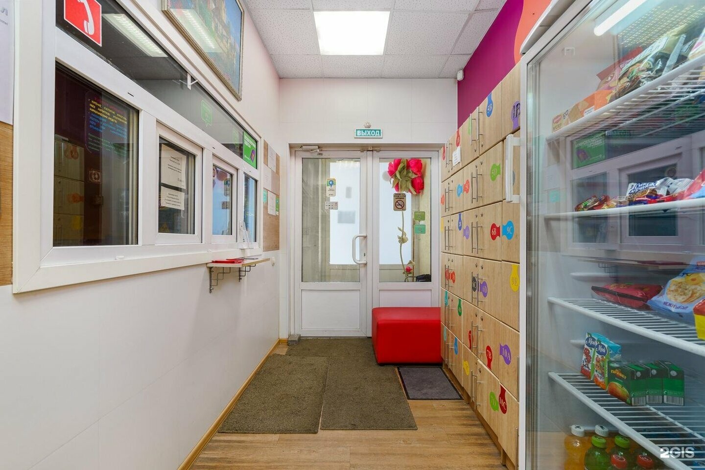 Кровать в общем 4-местном номере для мужчин и женщин