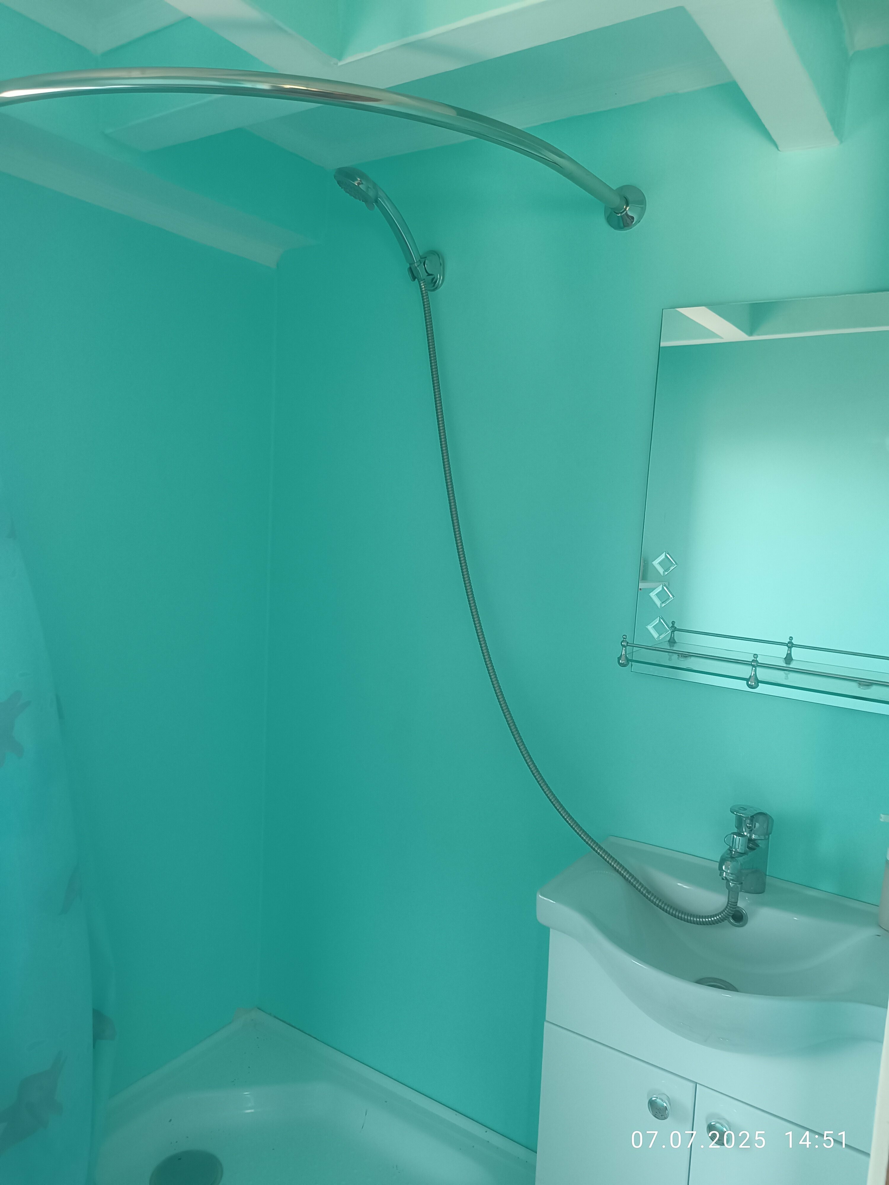 Cемейный номер с собственной ванной комнатой