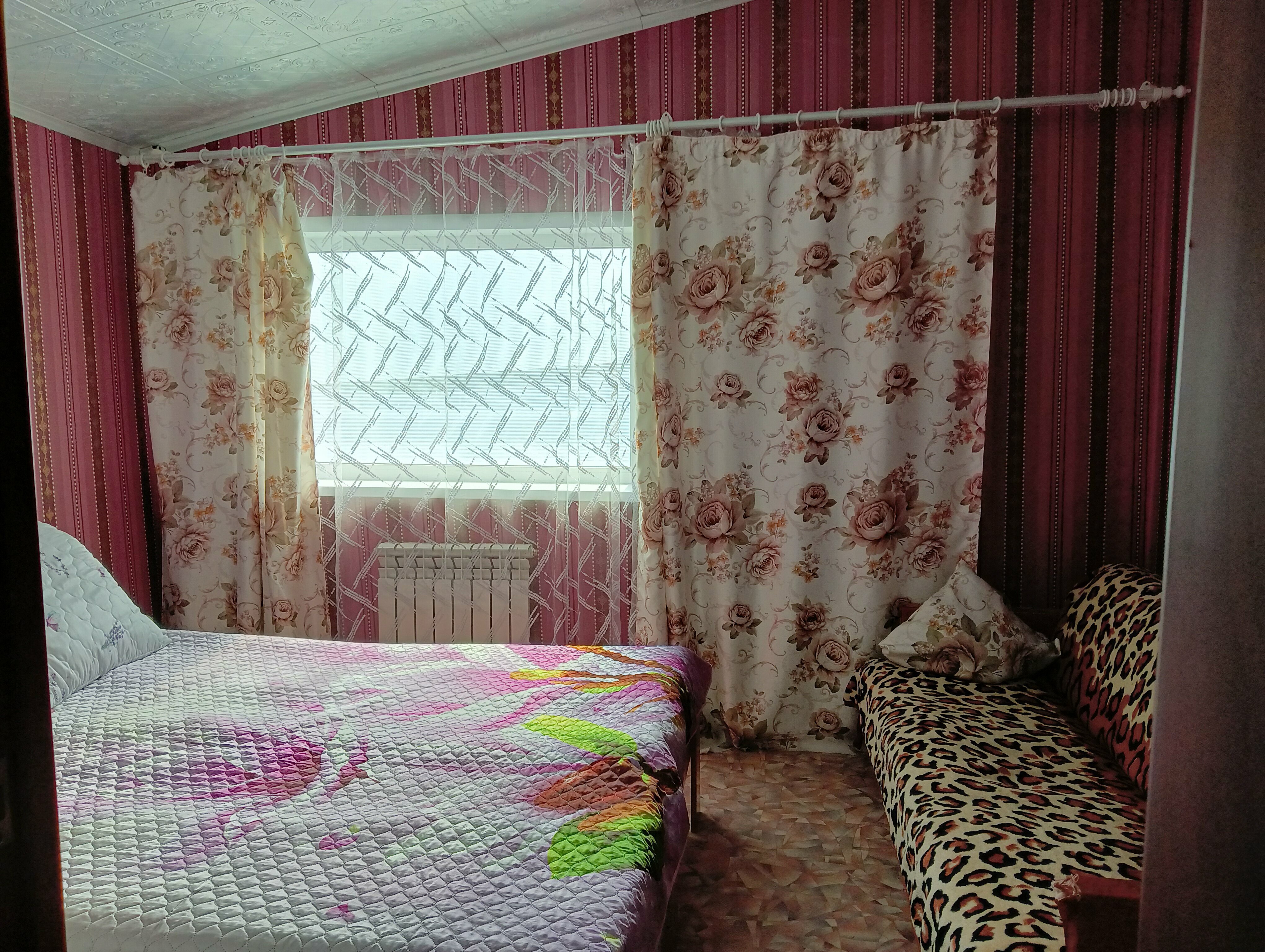 Cемейный номер с собственной ванной комнатой