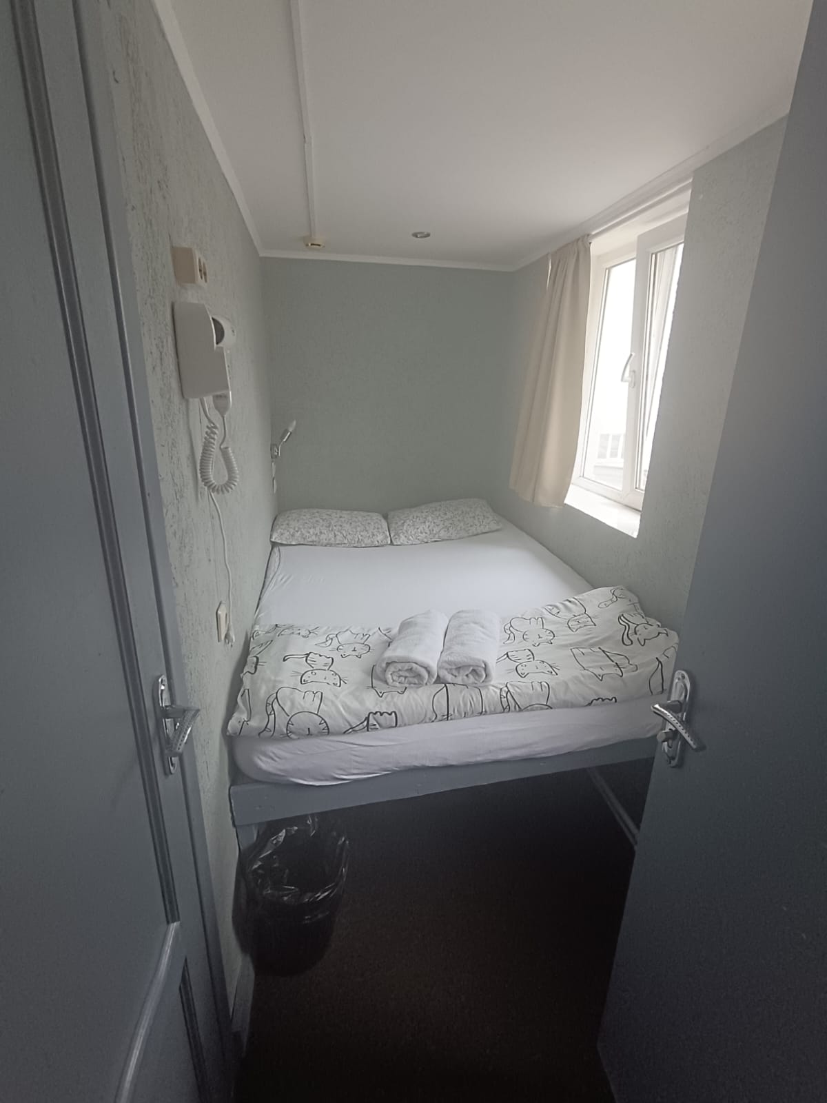 Двухместный номер - капсула с душем и туалетом