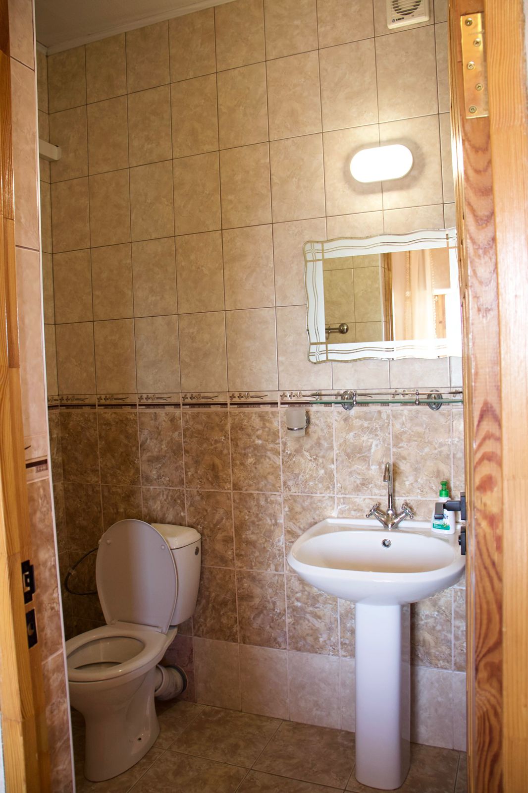 Трехместный номер с основными удобствами