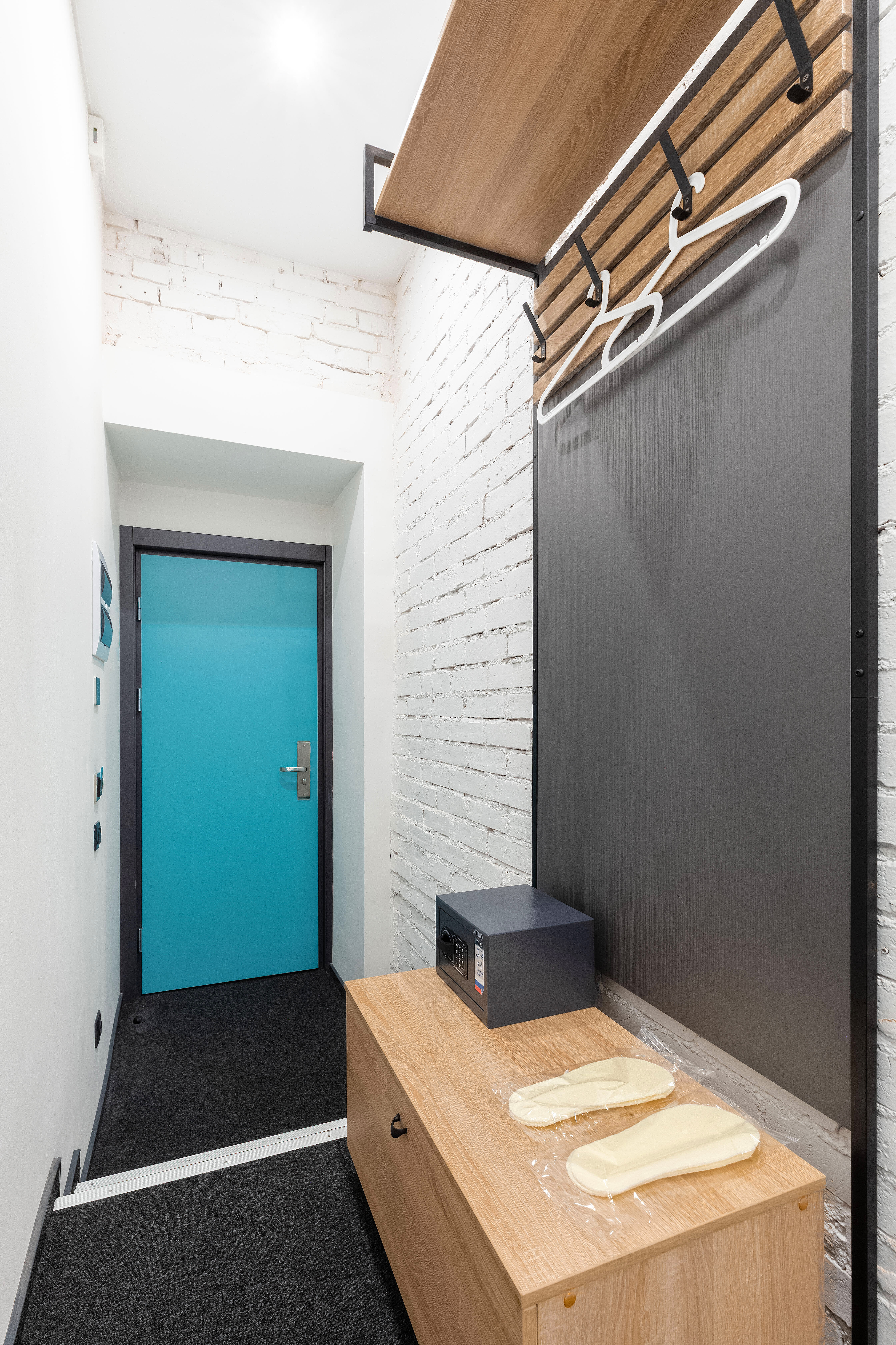 izzzi CONNECT с кондиционером и колонкой "Алиса"