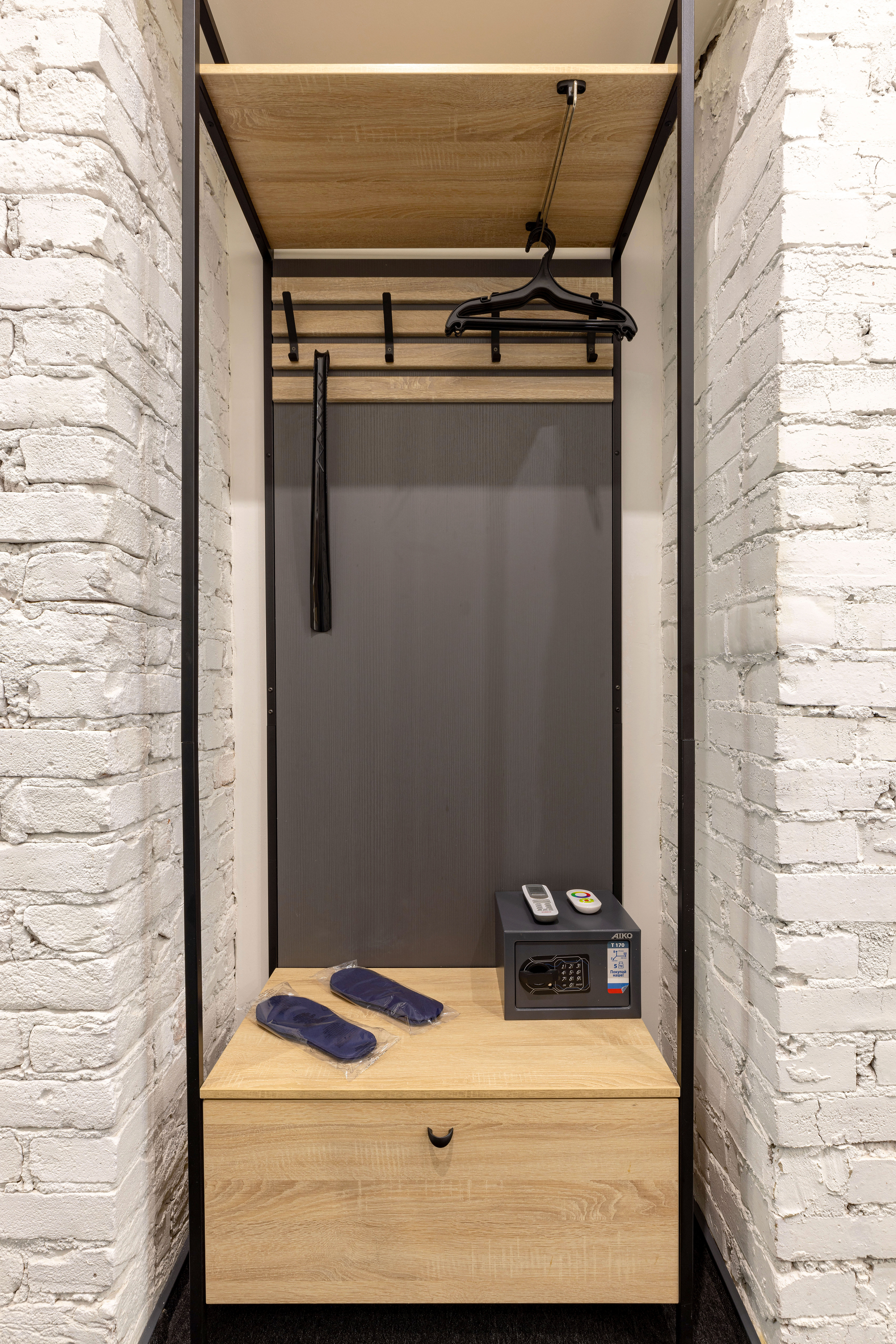 izzzi COMFORT с кондиционером и колонкой "Алиса"