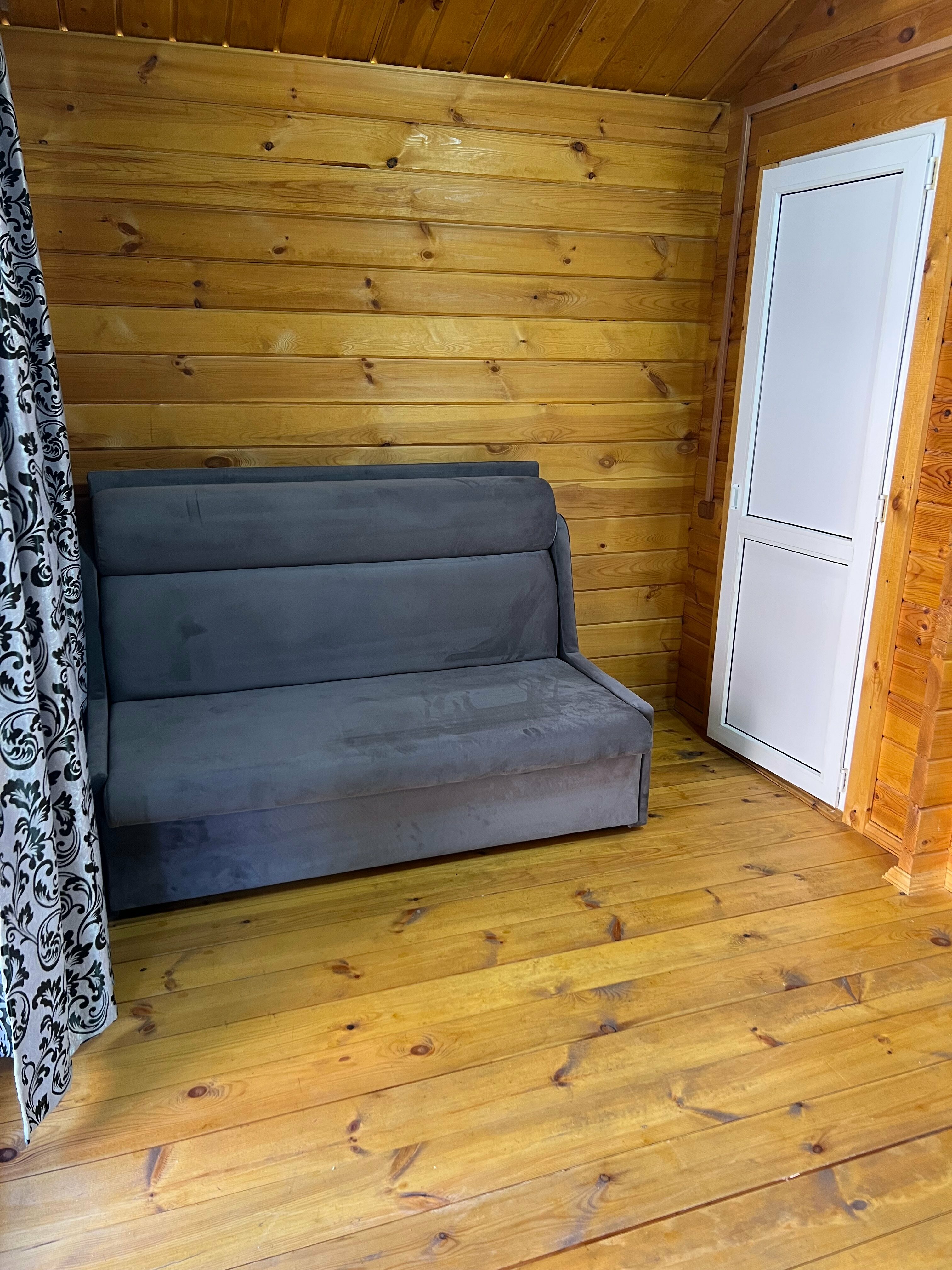 Дом с балконом