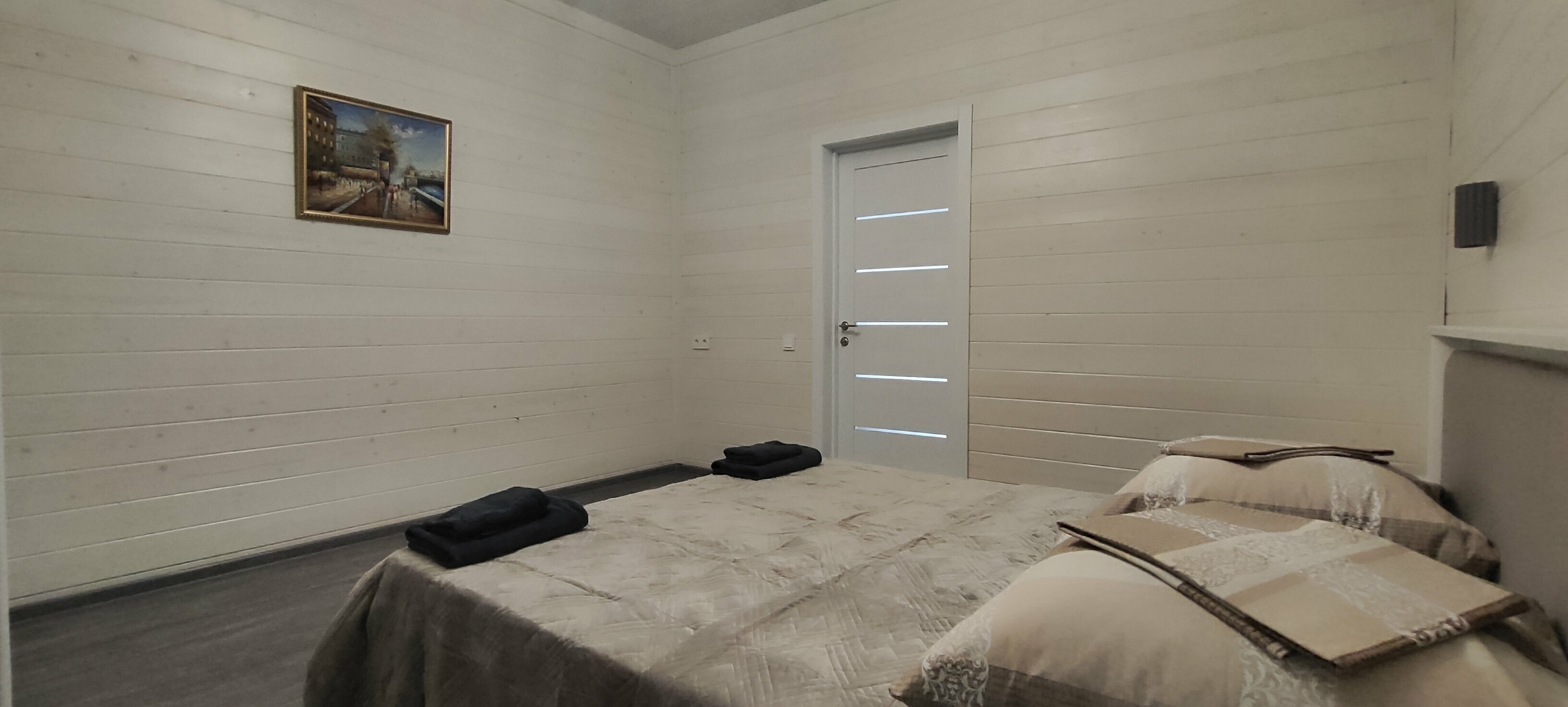 Дом-дуплекс с двумя апартаментами.