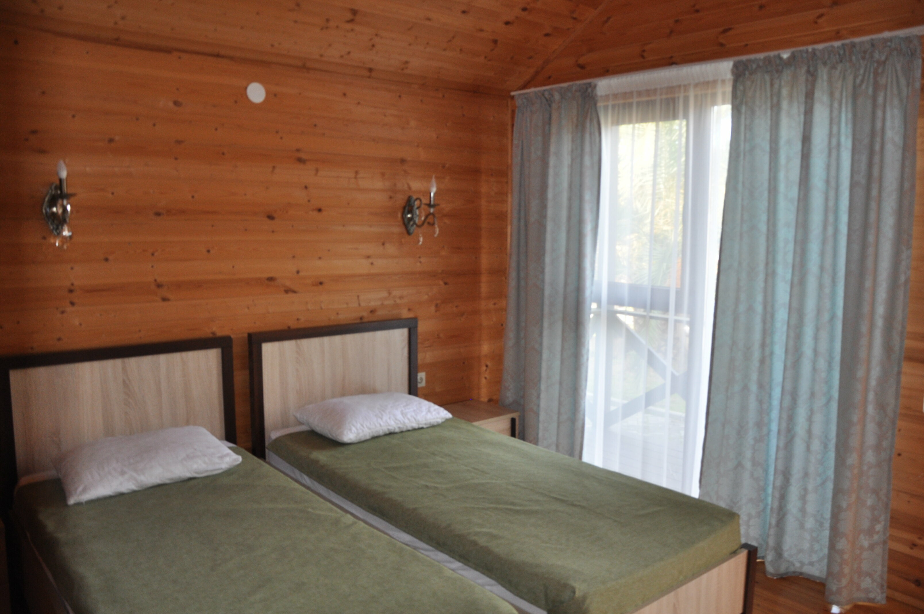 Двухместный номер с 2 отдельными кроватями и балконом