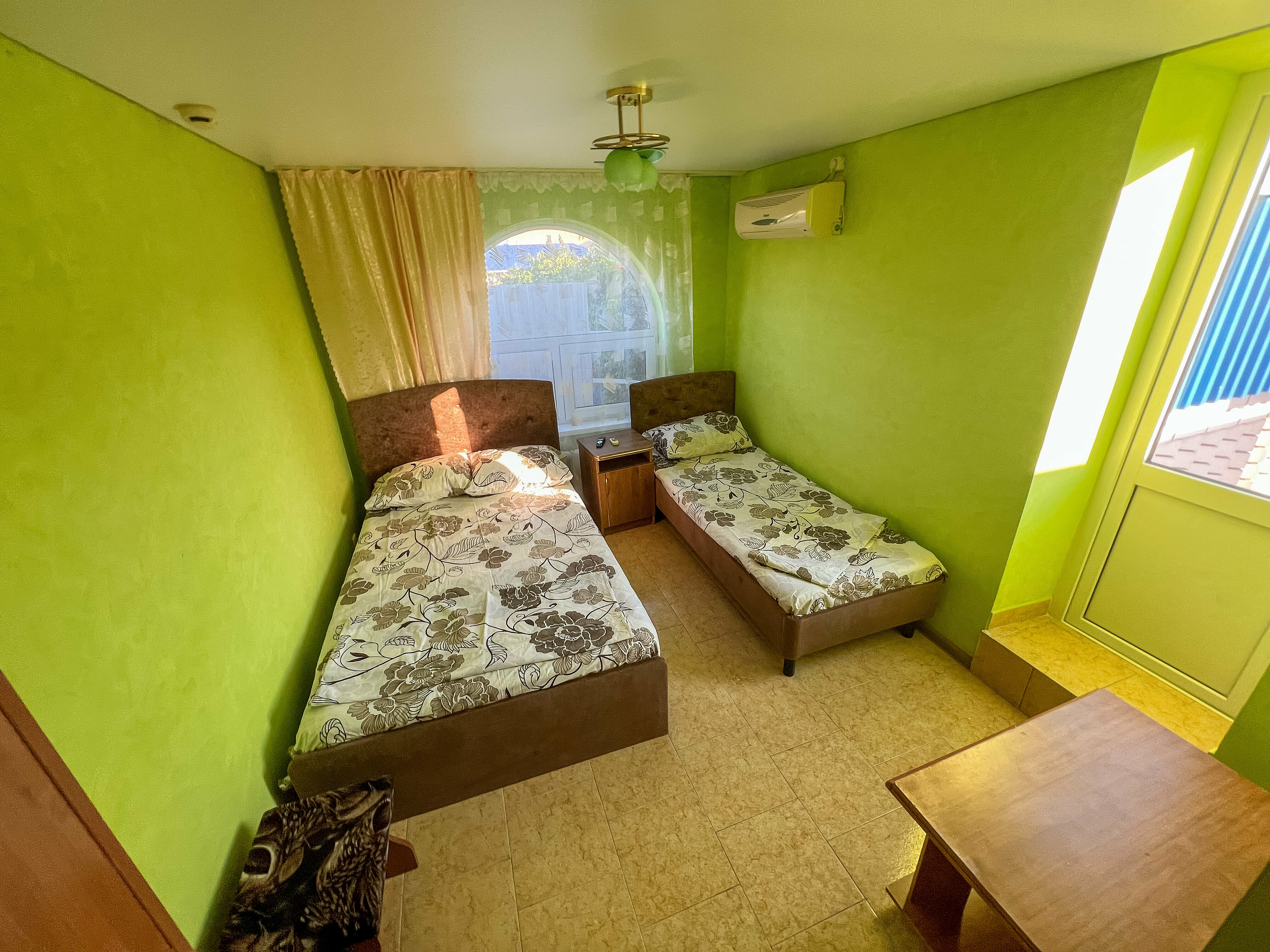 Трехместный номер с балконом