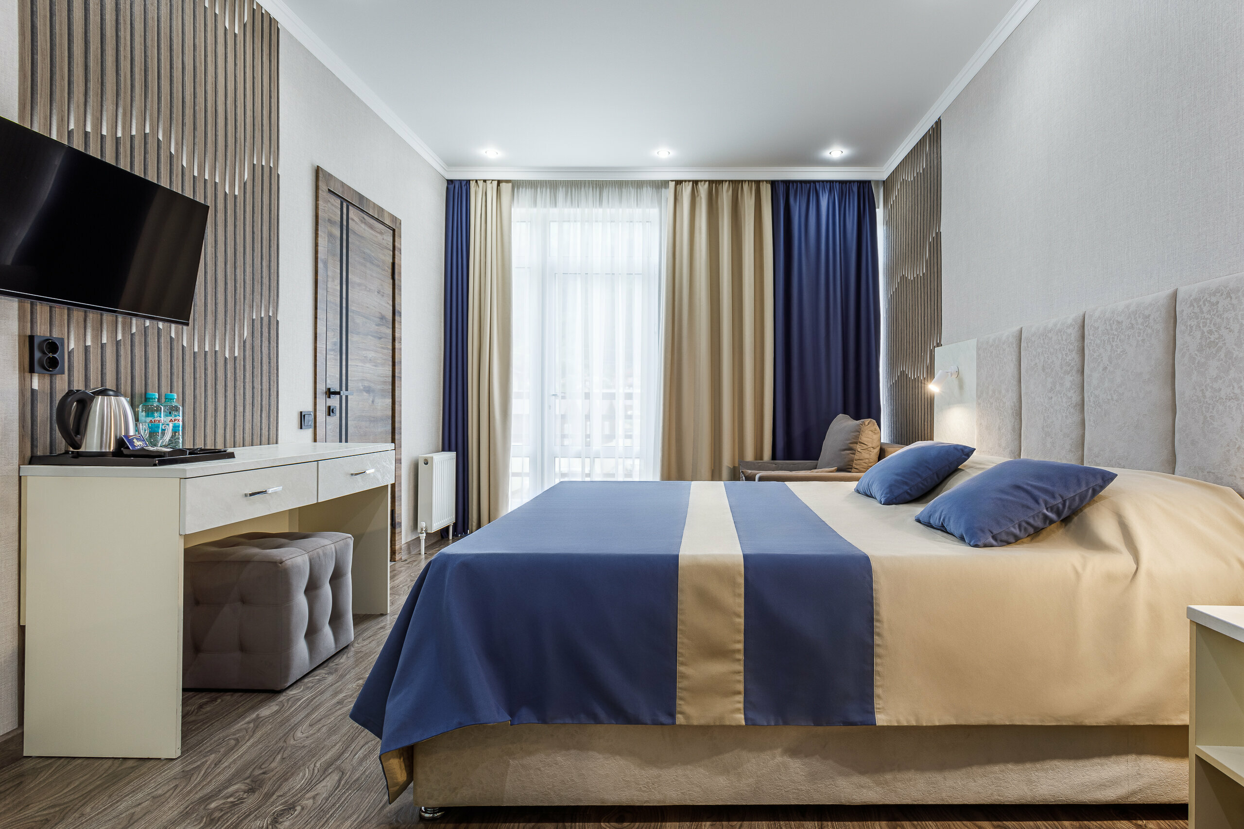 Трехместный номер "Комфорт" с видом на горы