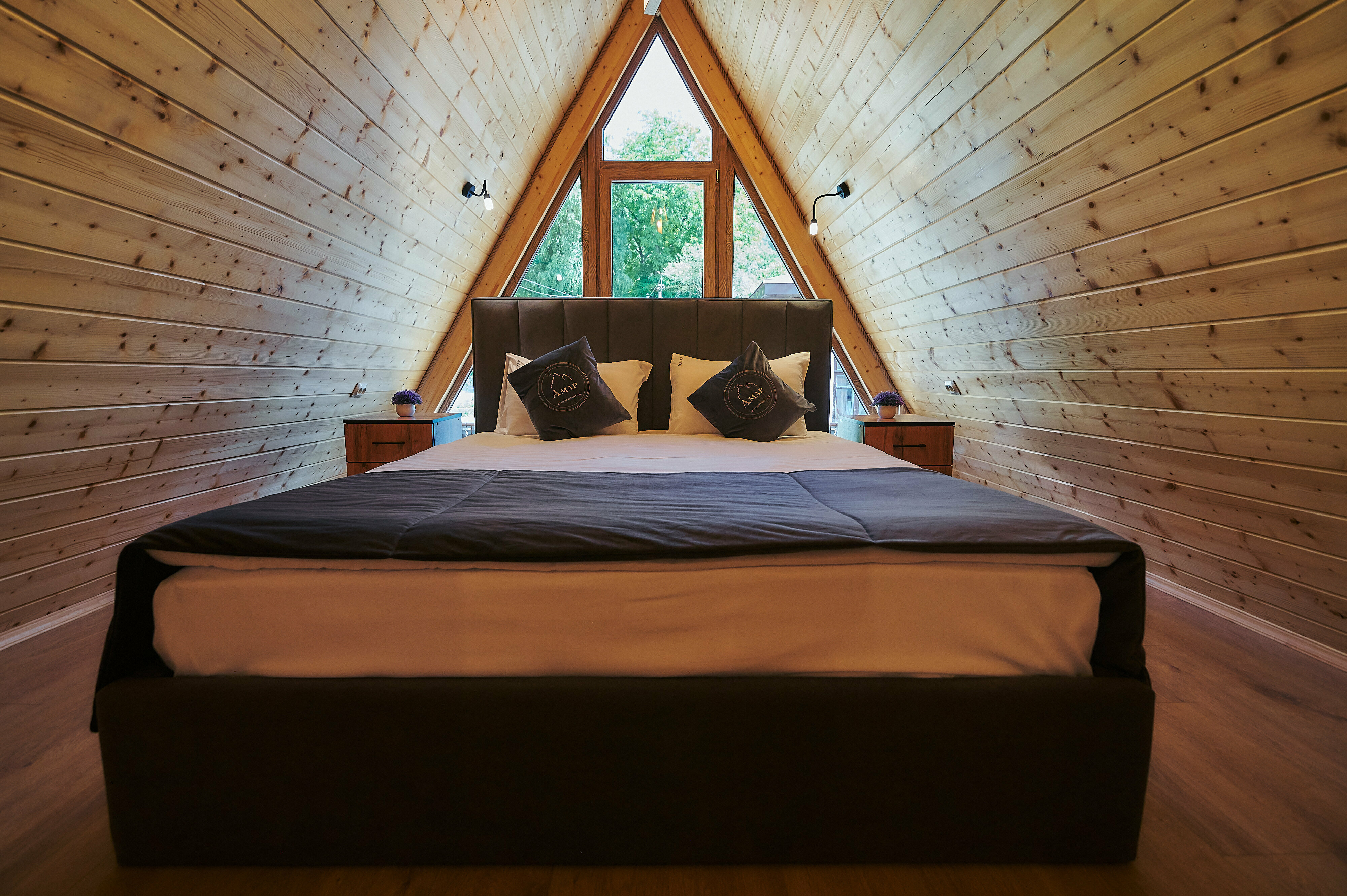 Семейный номер с видом на горы