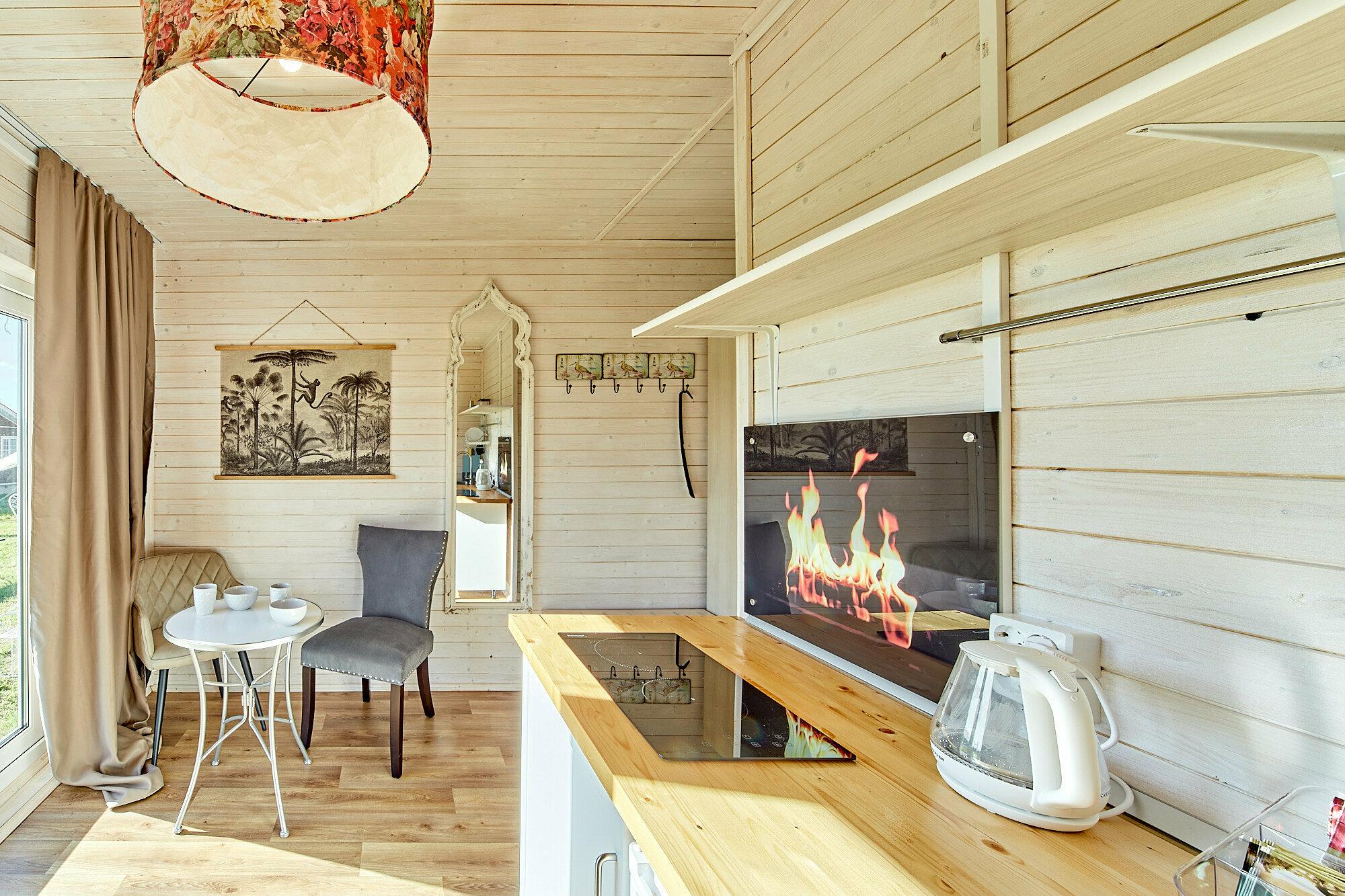 Апартаменты с 2 отдельными кроватями, панорамным окном, душем, туалетом и кухней